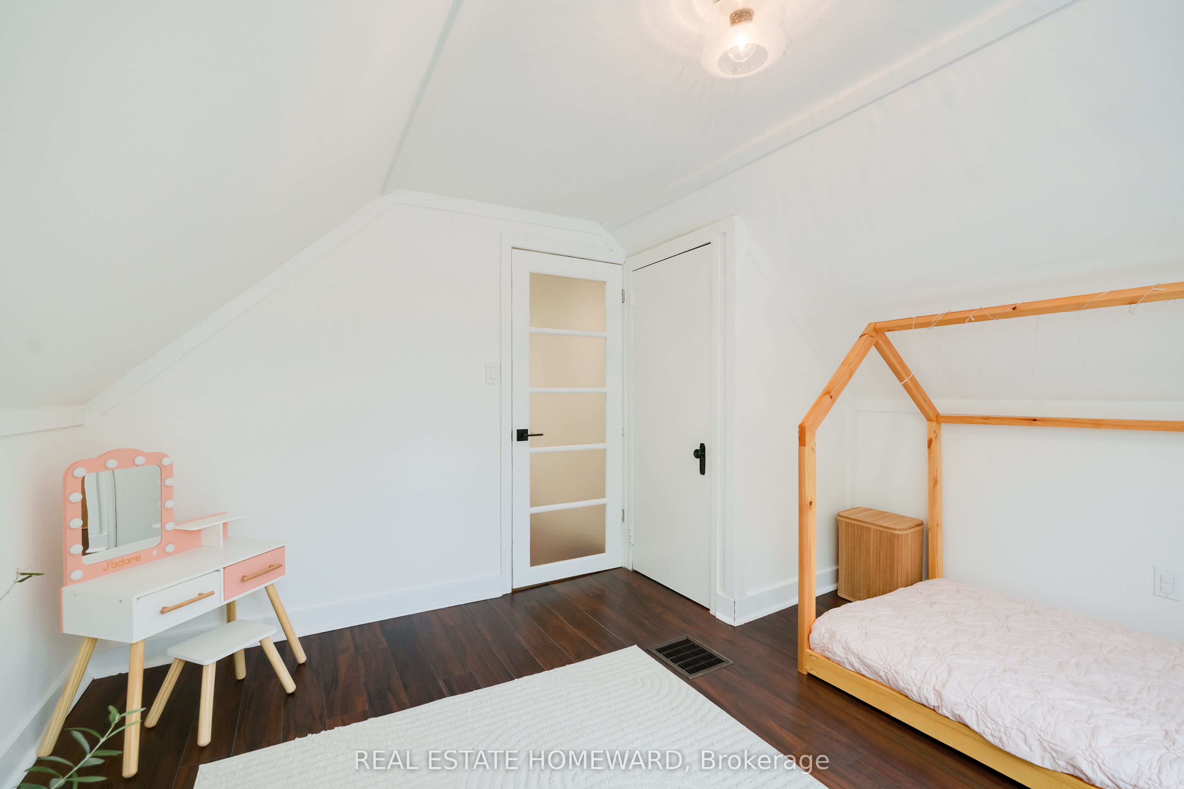 10 Norlong Boulevard Property Photo 22