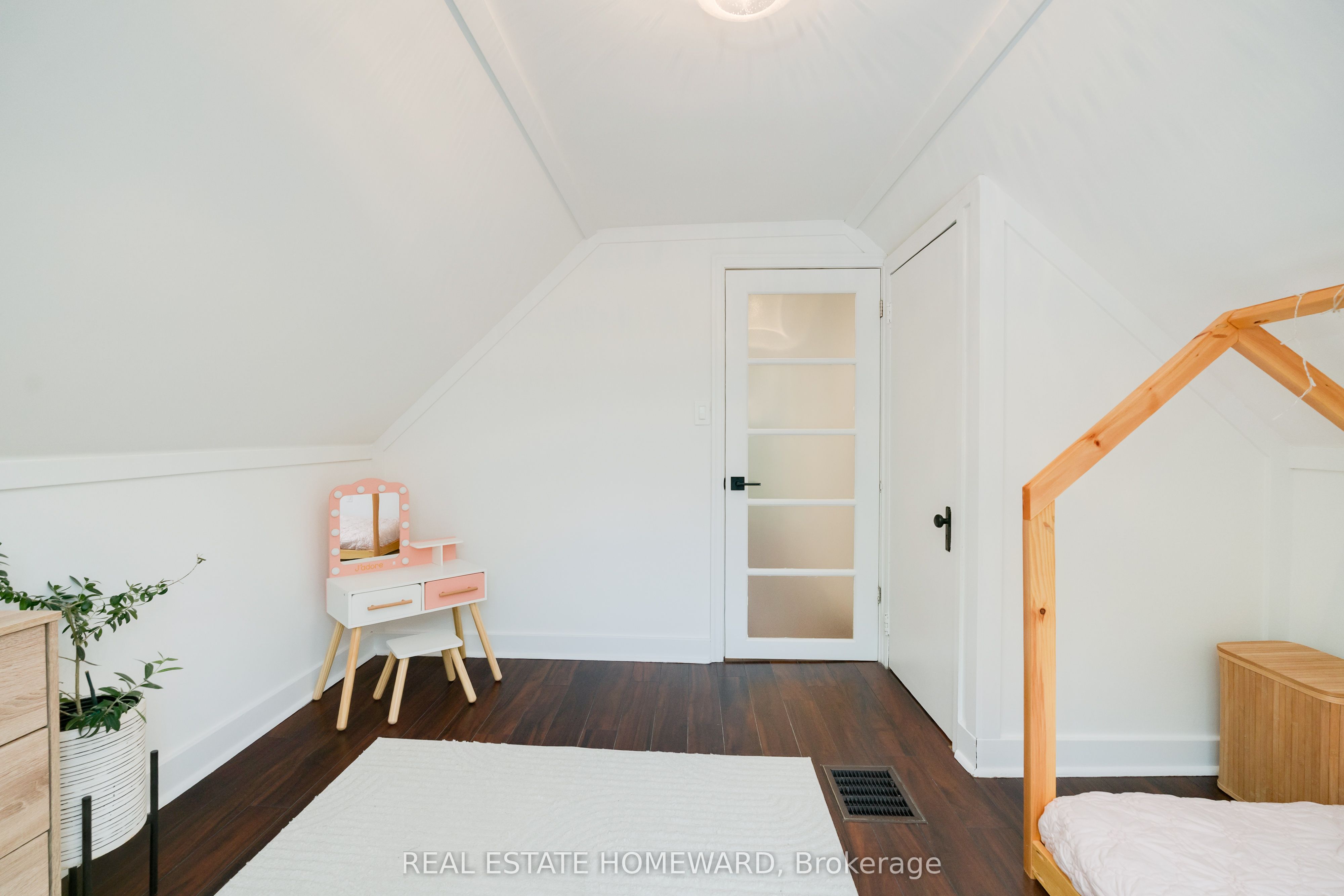 10 Norlong Boulevard Property Photo 23