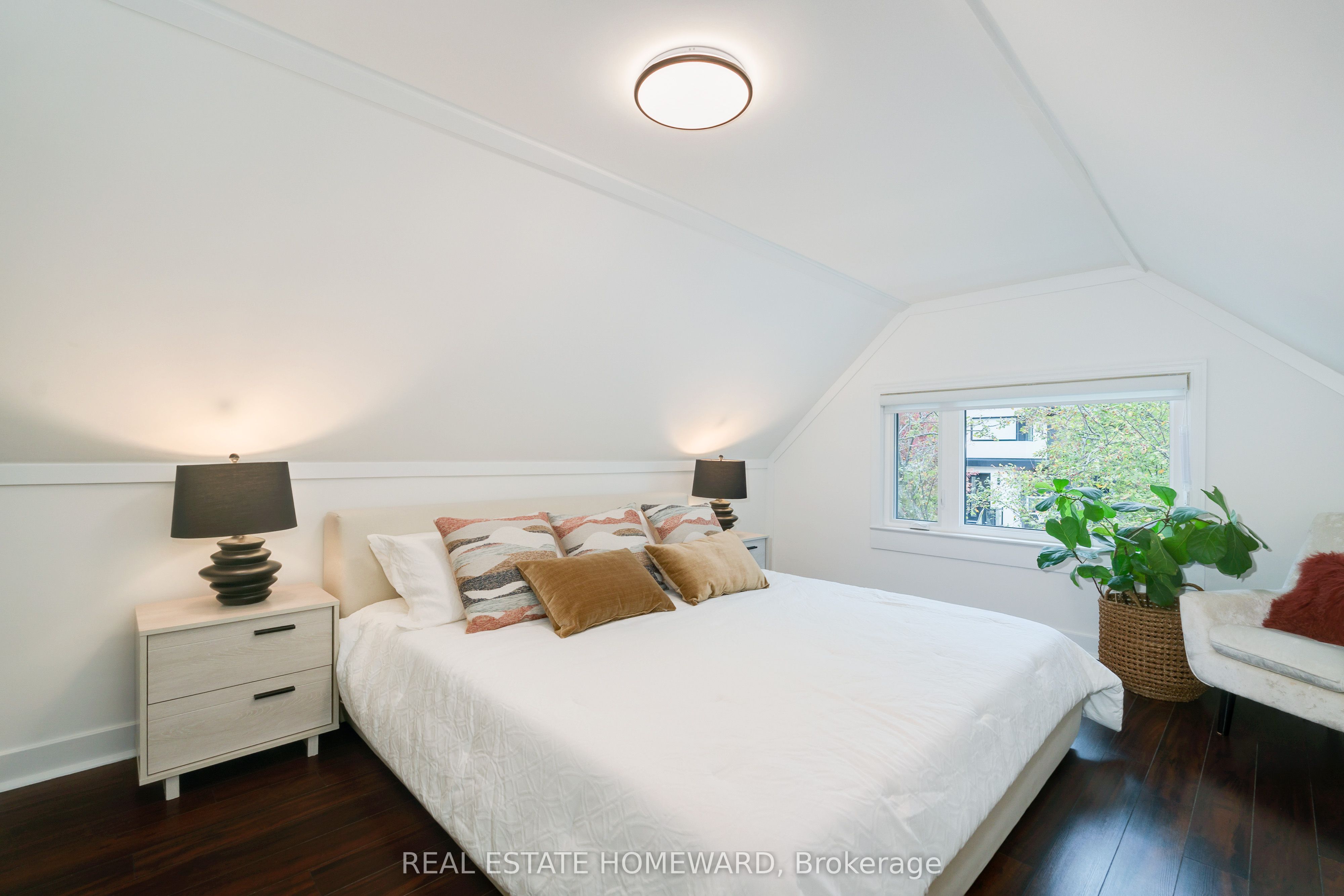 10 Norlong Boulevard Property Photo 24