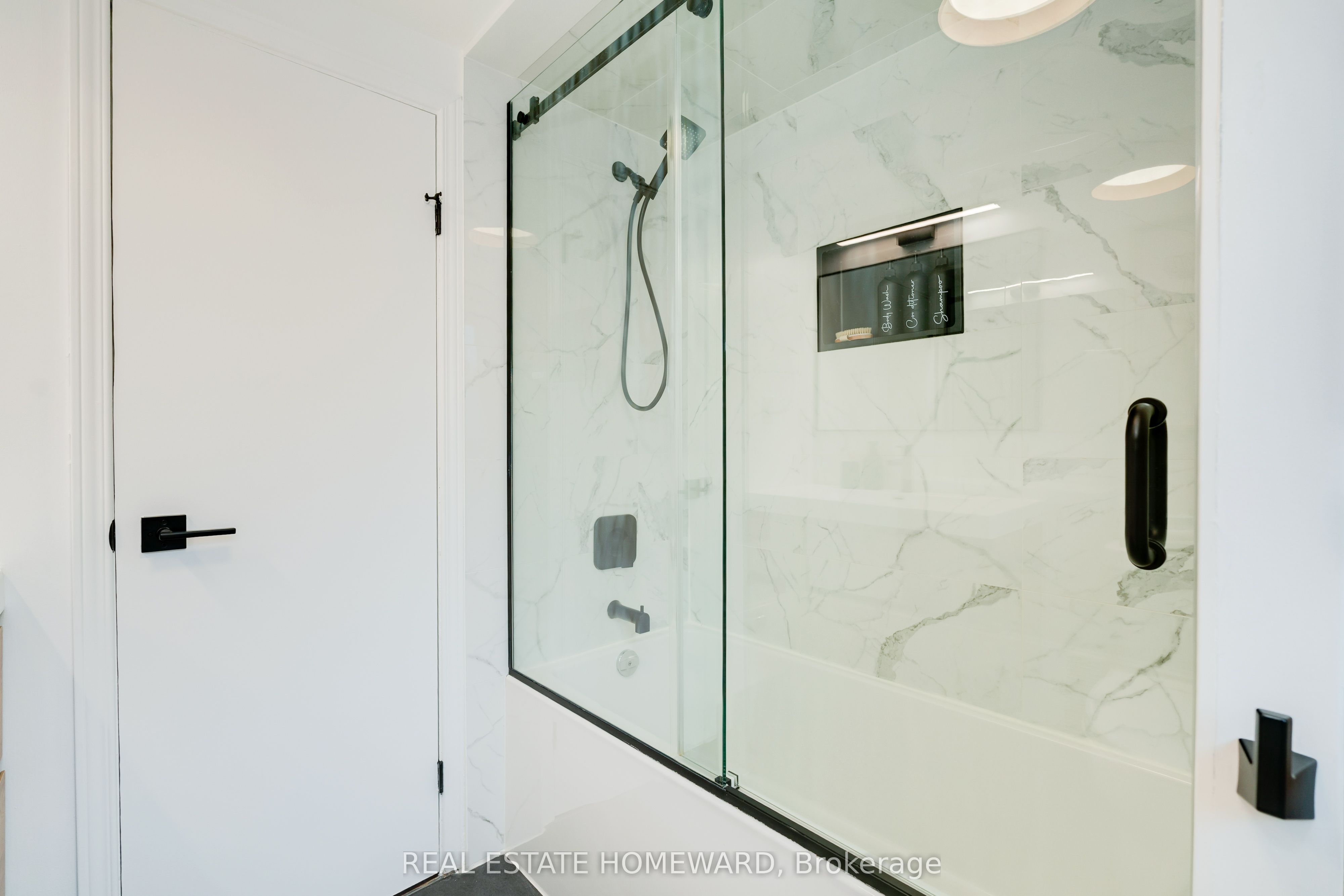 10 Norlong Boulevard Property Photo 28