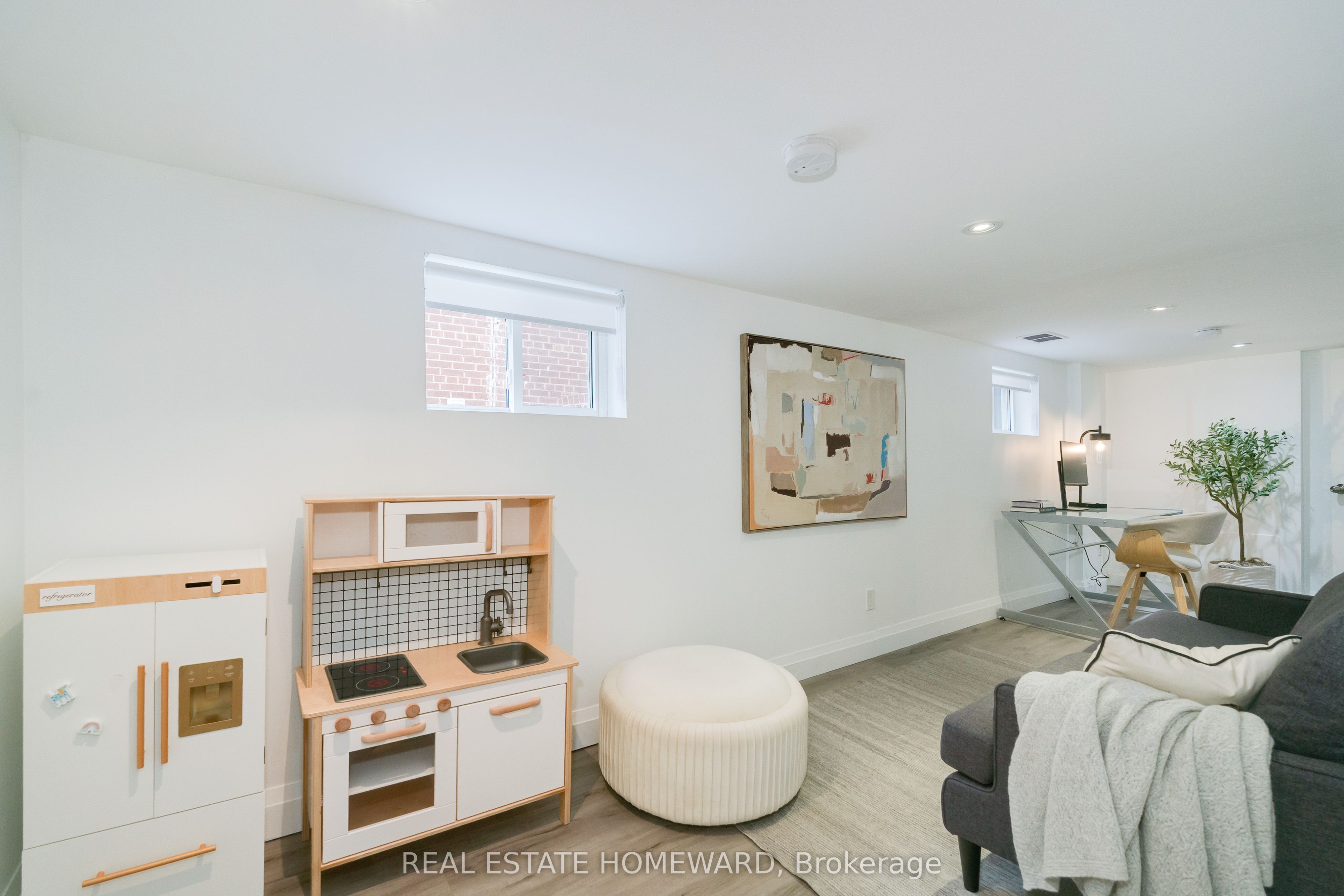 10 Norlong Boulevard Property Photo 31