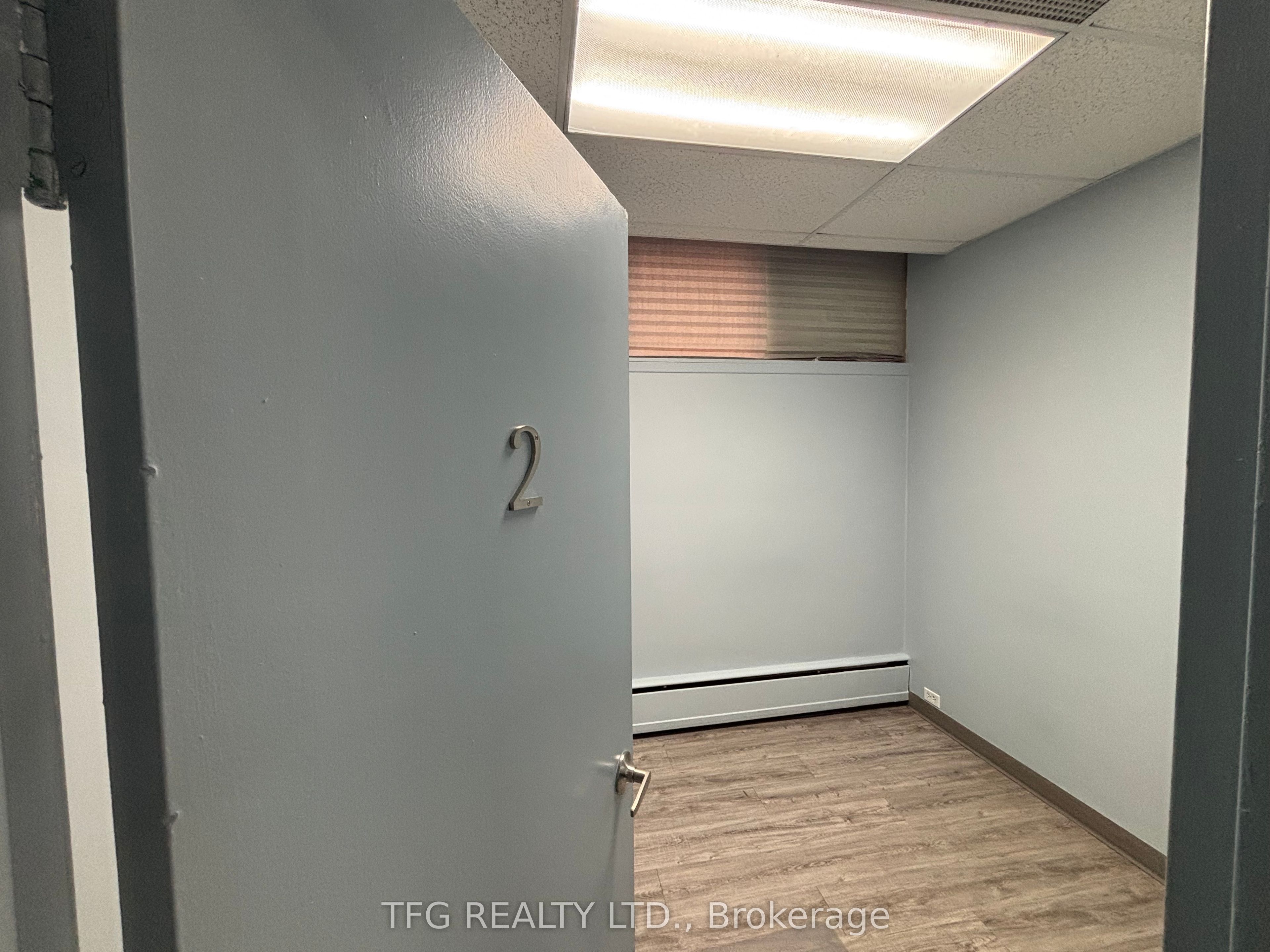 300 King St W Property Photo 7