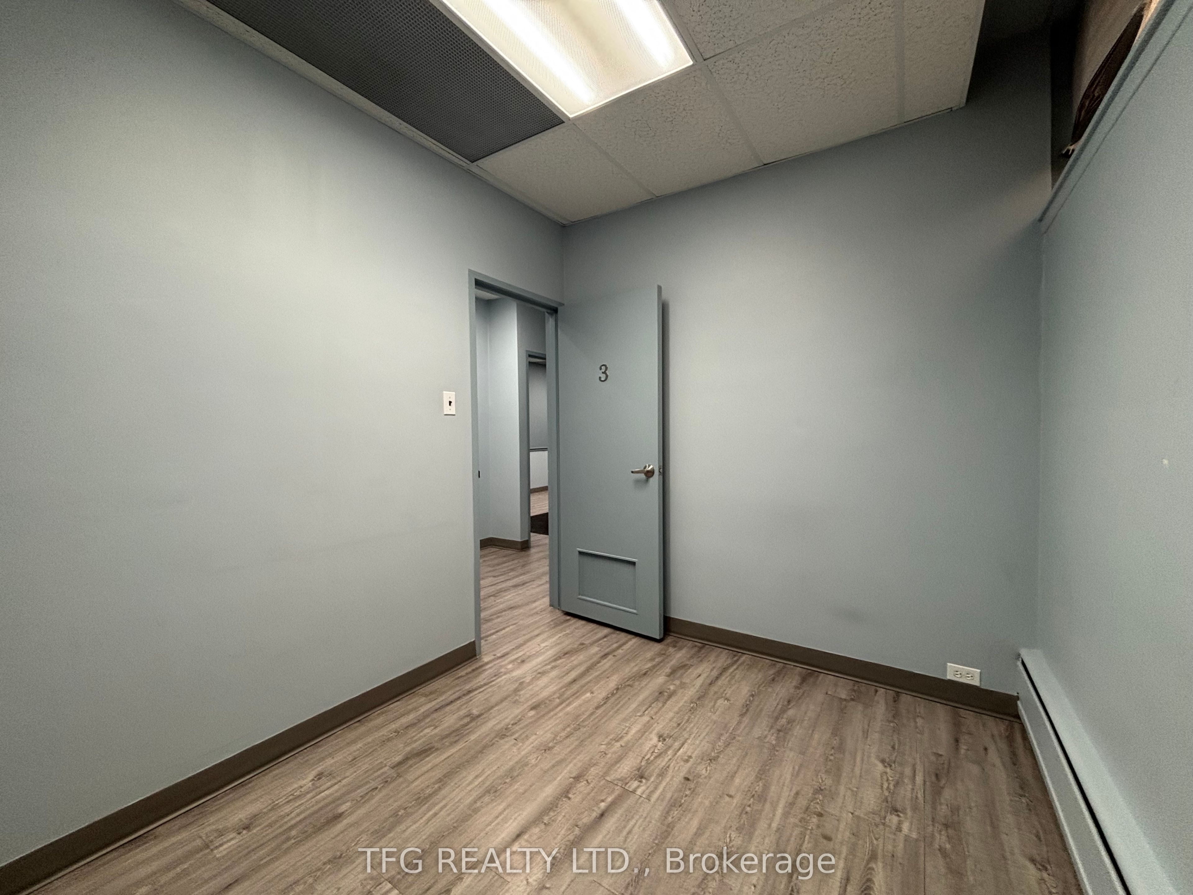 300 King St W Property Photo 9