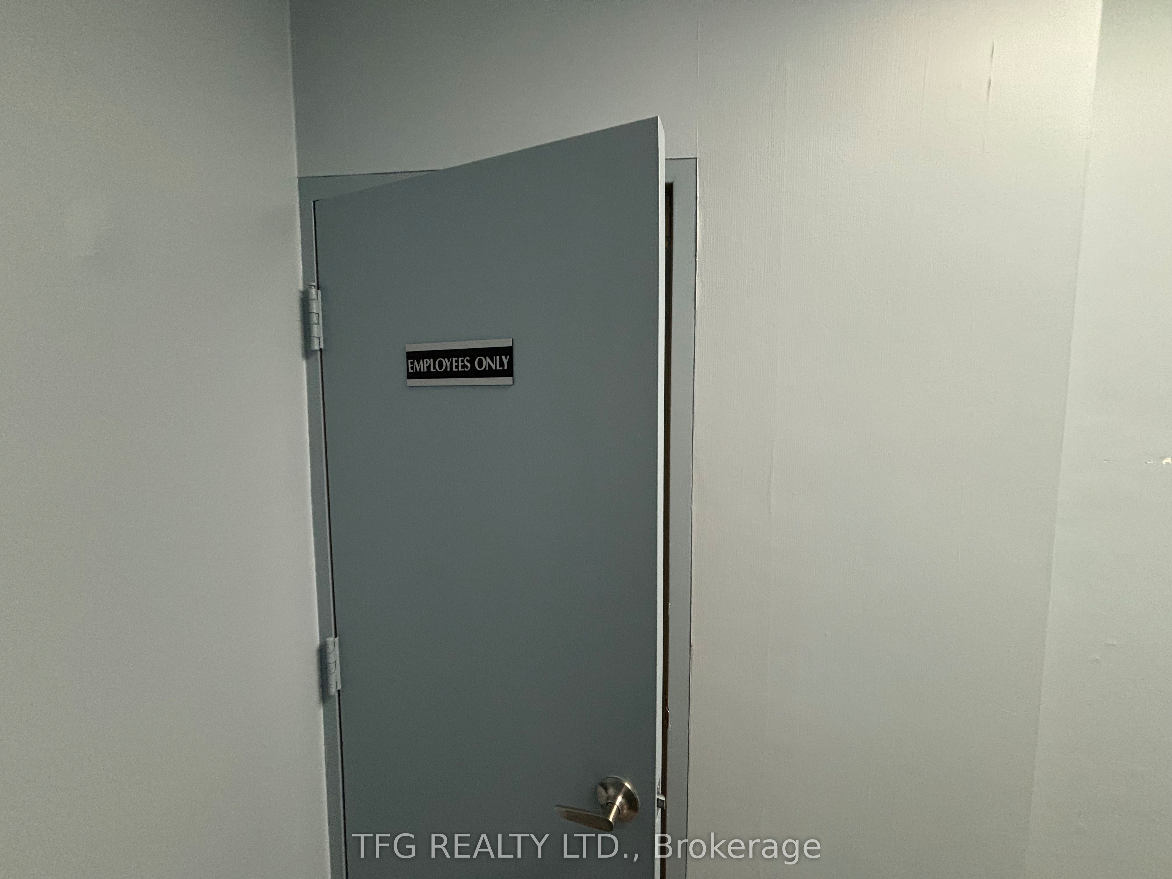 300 King St W Property Photo 12