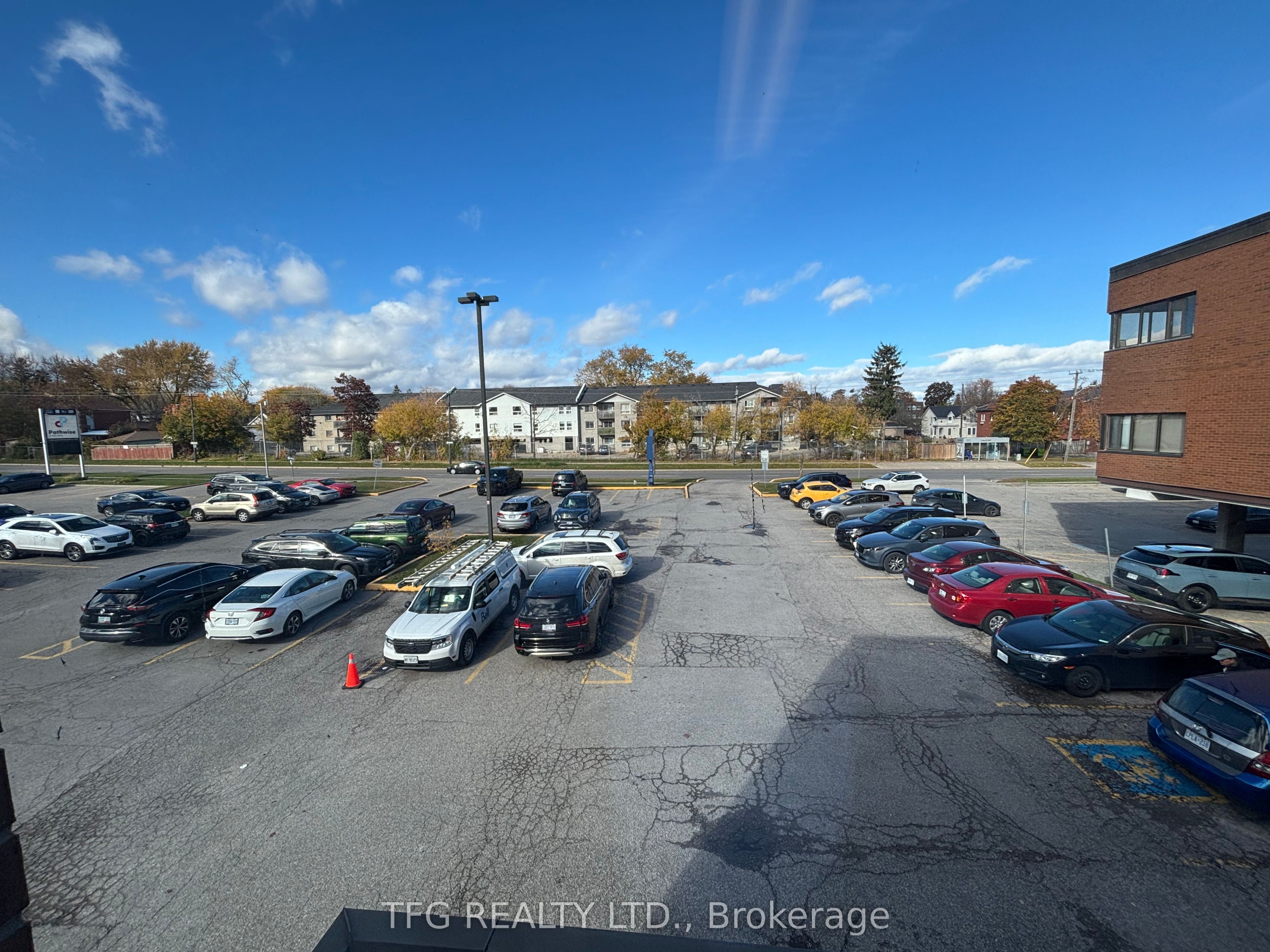 300 King St W Property Photo 16