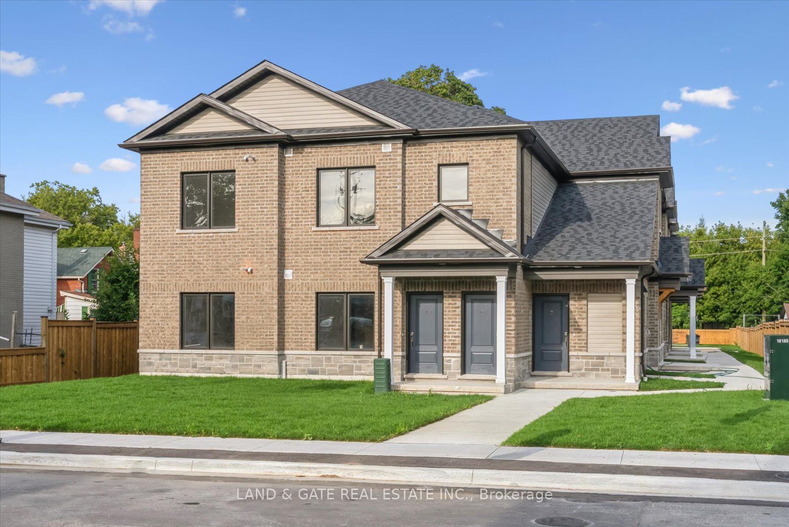 223 Albert St Property Photo 1