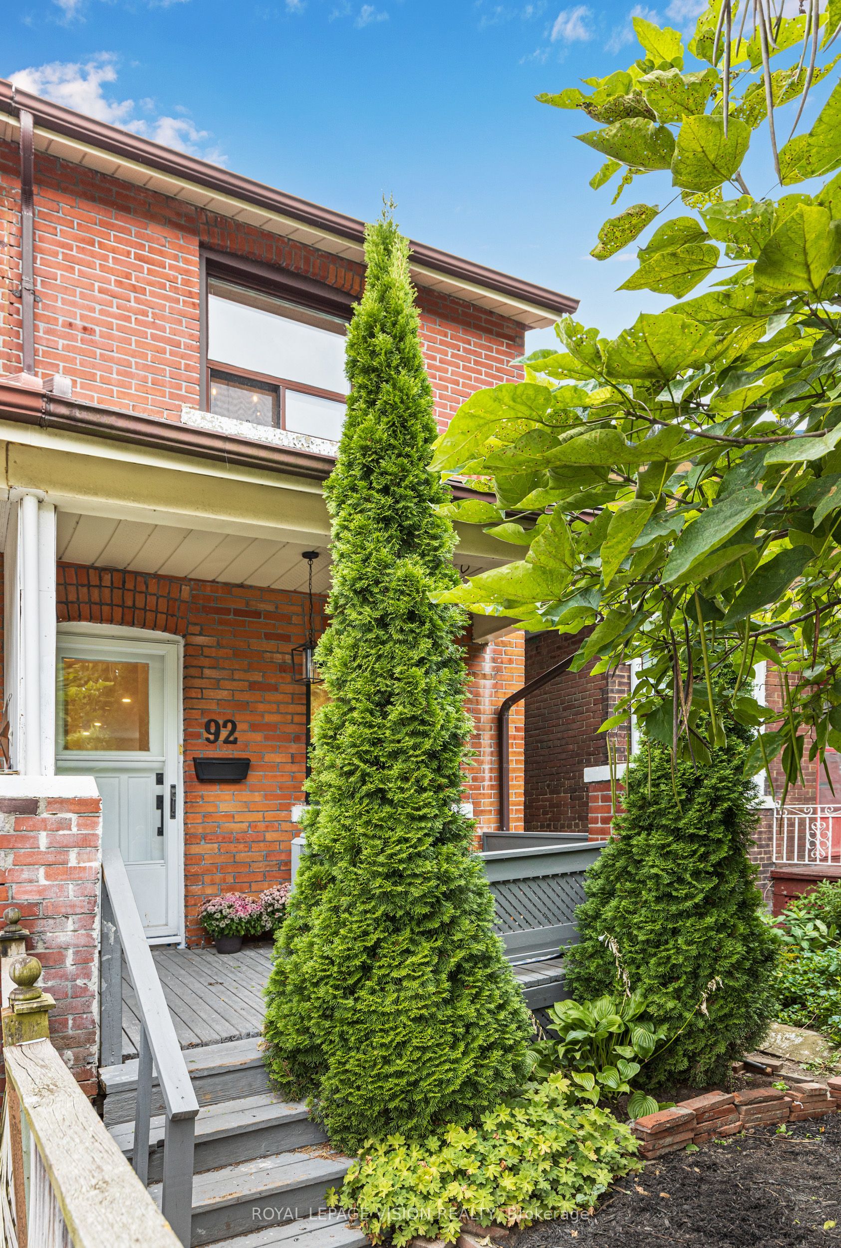 92 Bastedo Avenue Property Photo 2