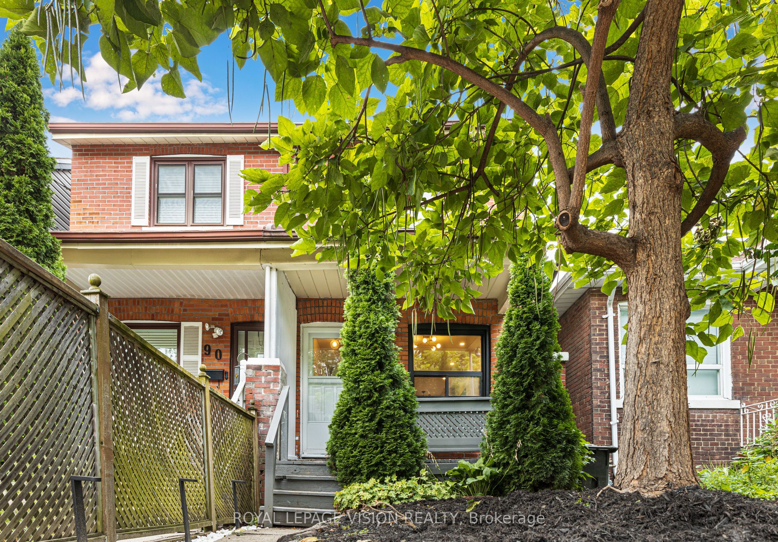 92 Bastedo Avenue Property Photo 3