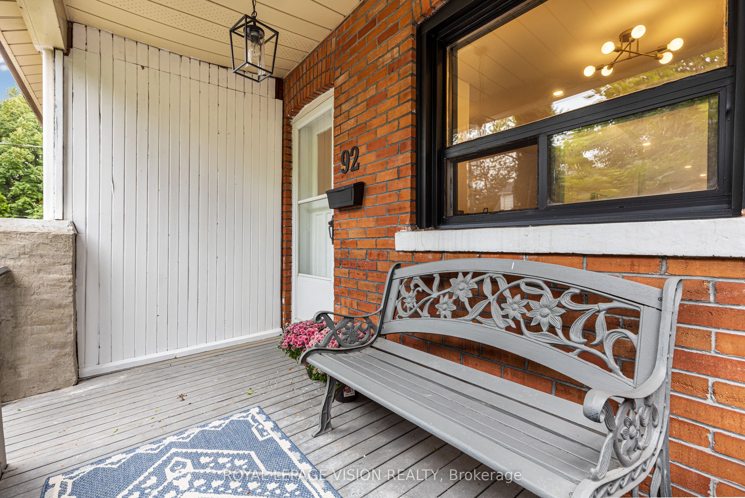 92 Bastedo Avenue Property Photo 4