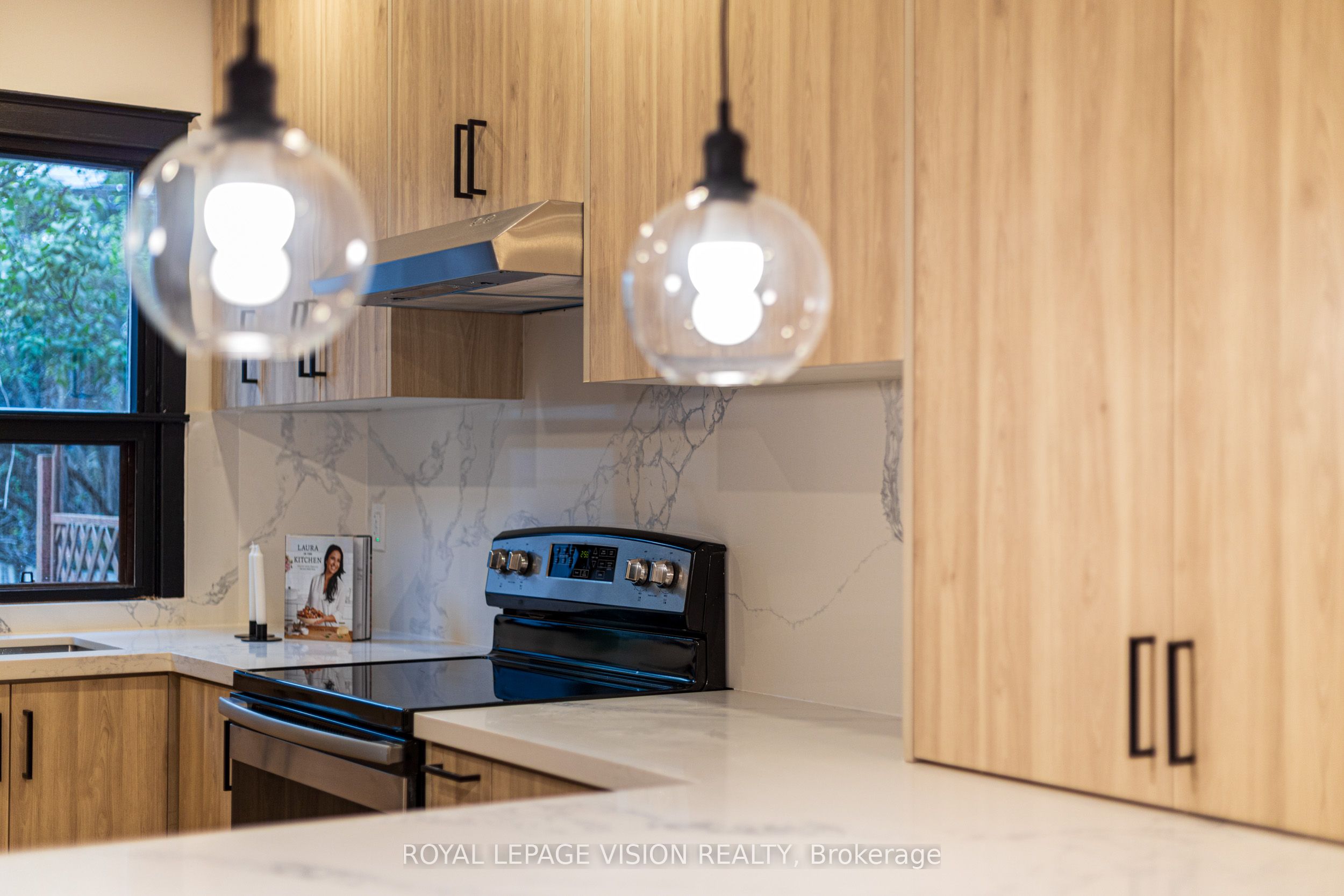 92 Bastedo Avenue Property Photo 15