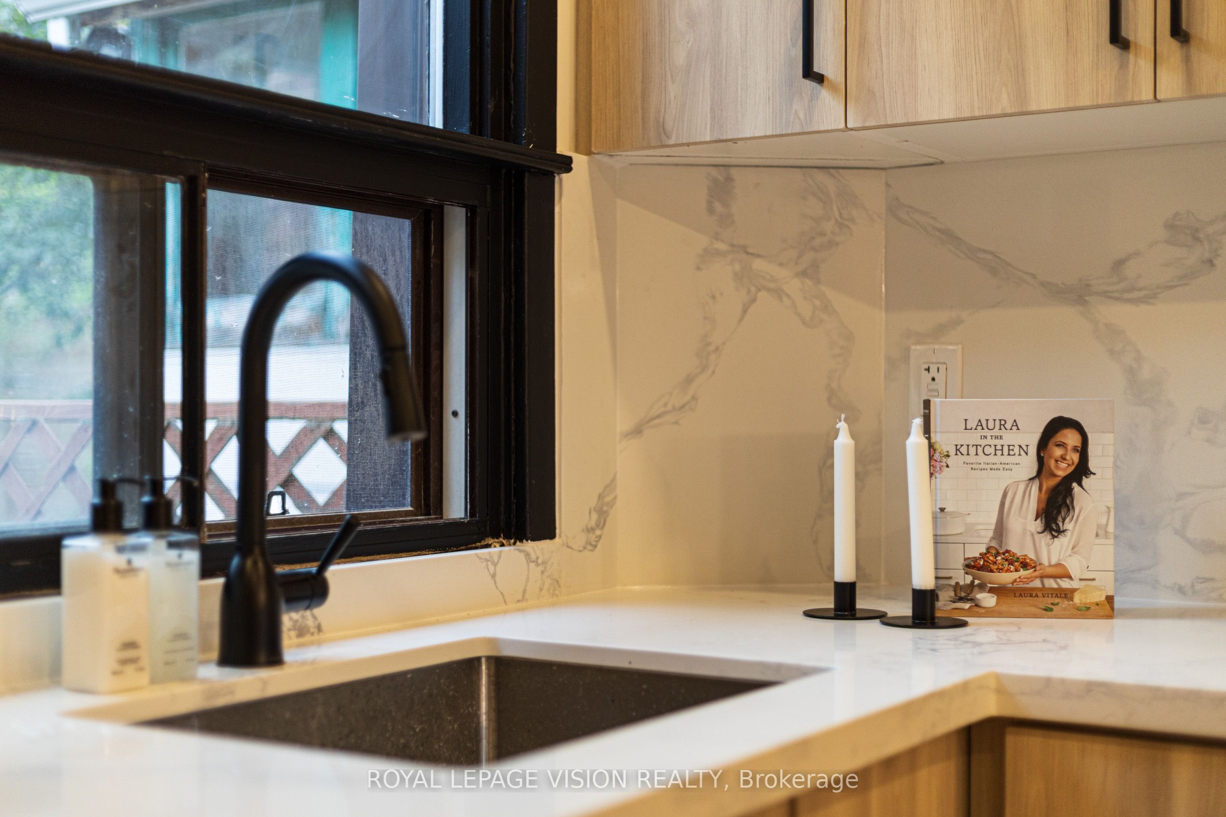 92 Bastedo Avenue Property Photo 18