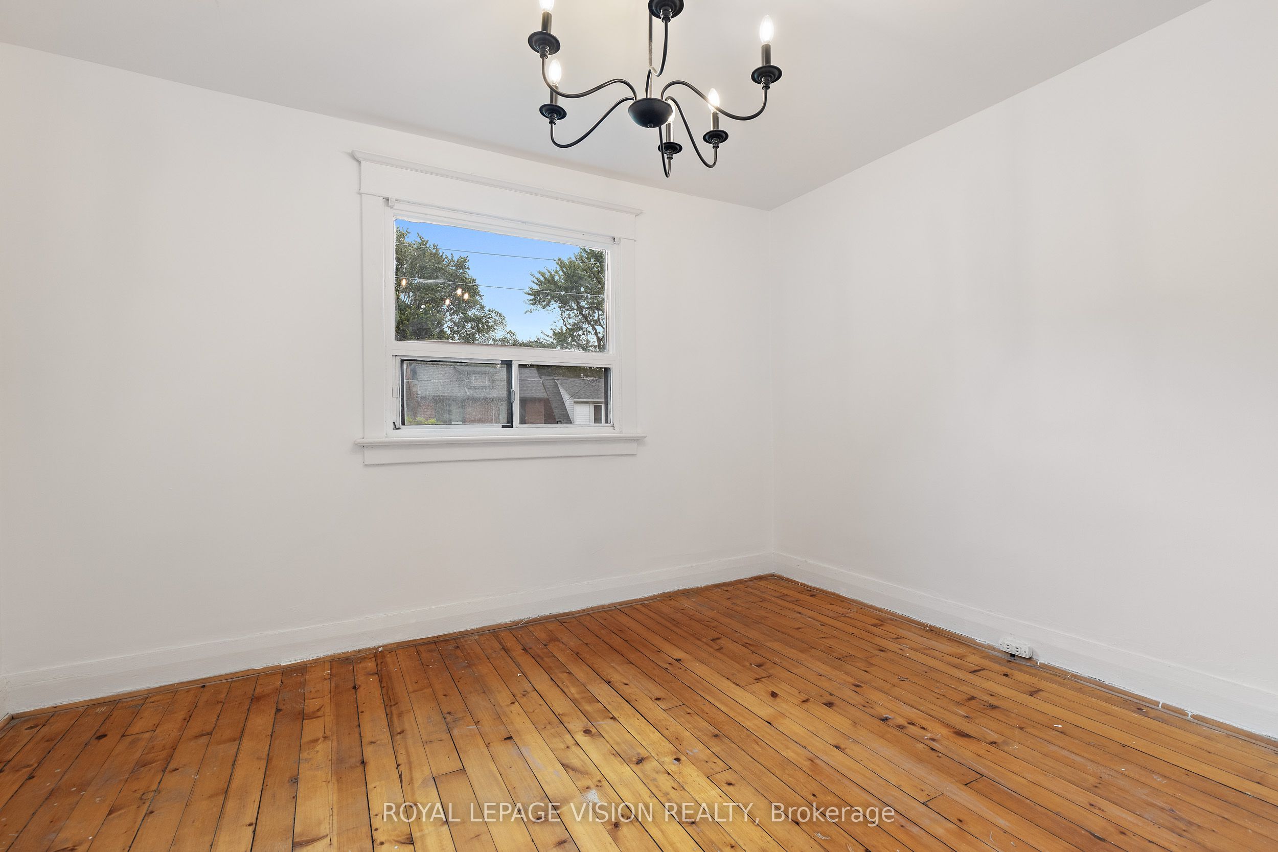 92 Bastedo Avenue Property Photo 25