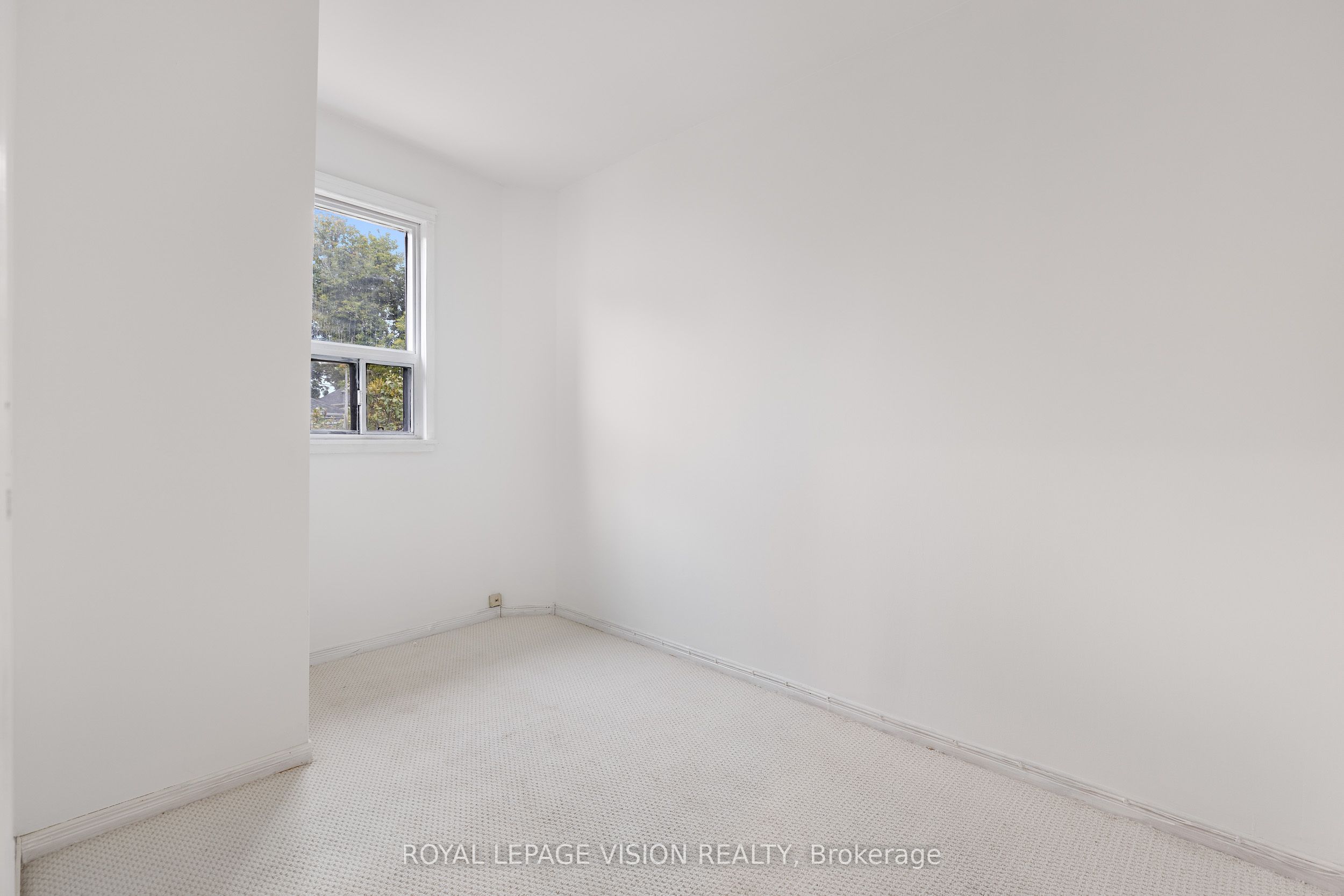92 Bastedo Avenue Property Photo 26
