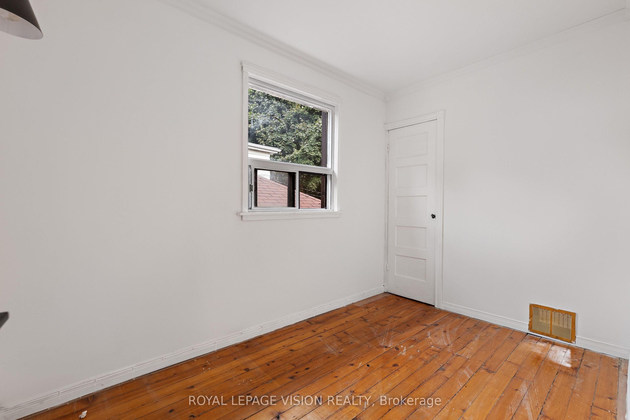 92 Bastedo Avenue Property Photo 27