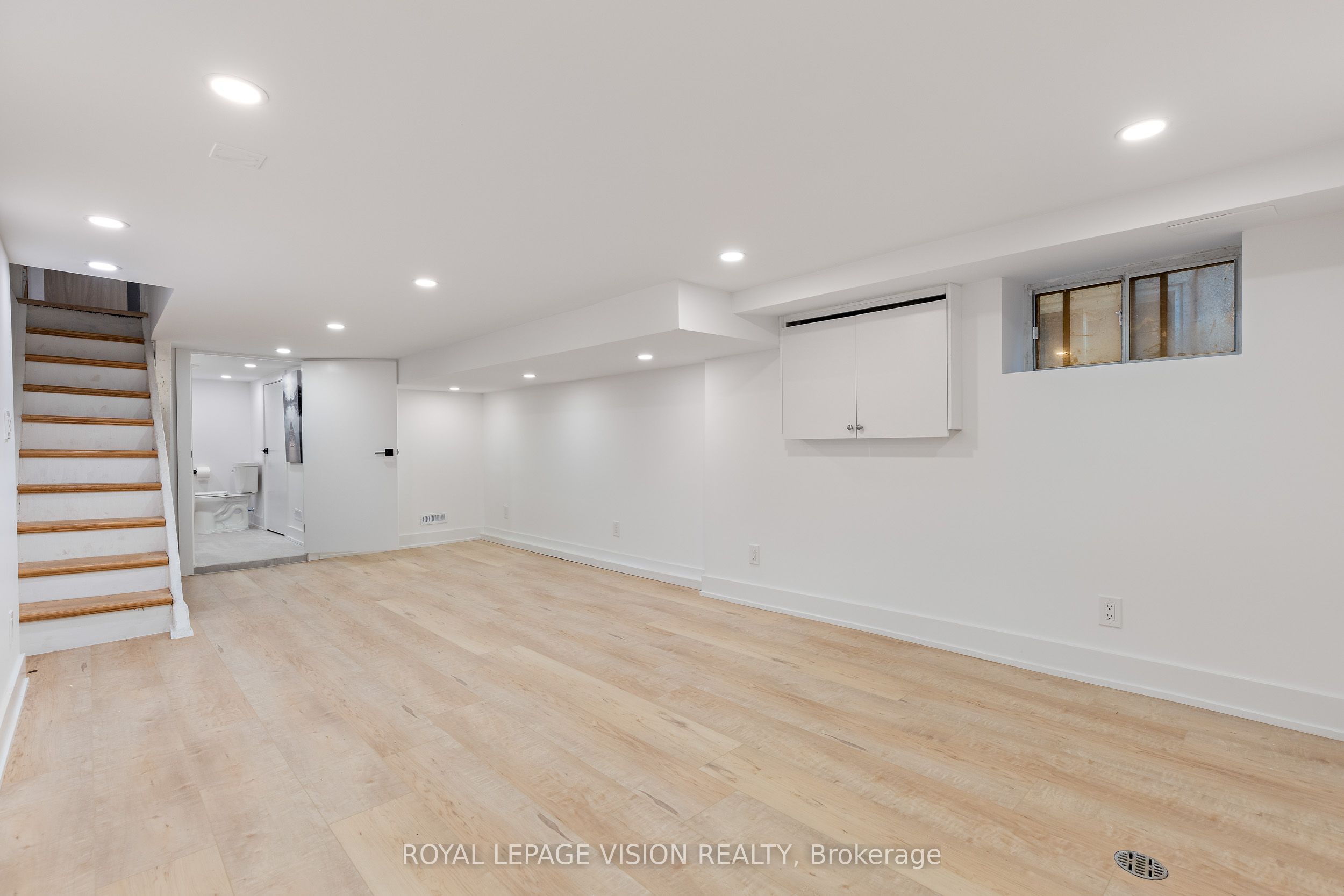 92 Bastedo Avenue Property Photo 29