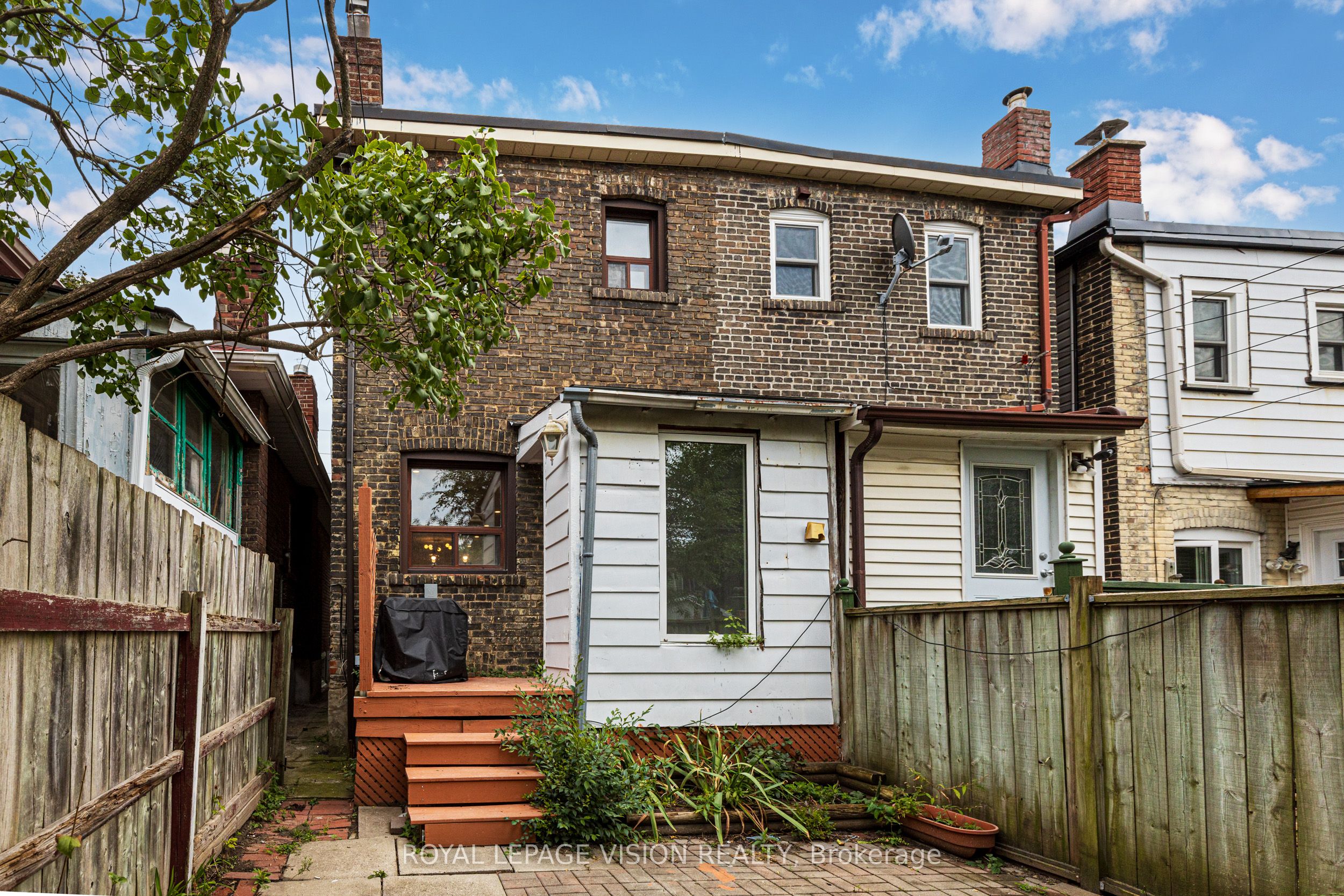 92 Bastedo Avenue Property Photo 33