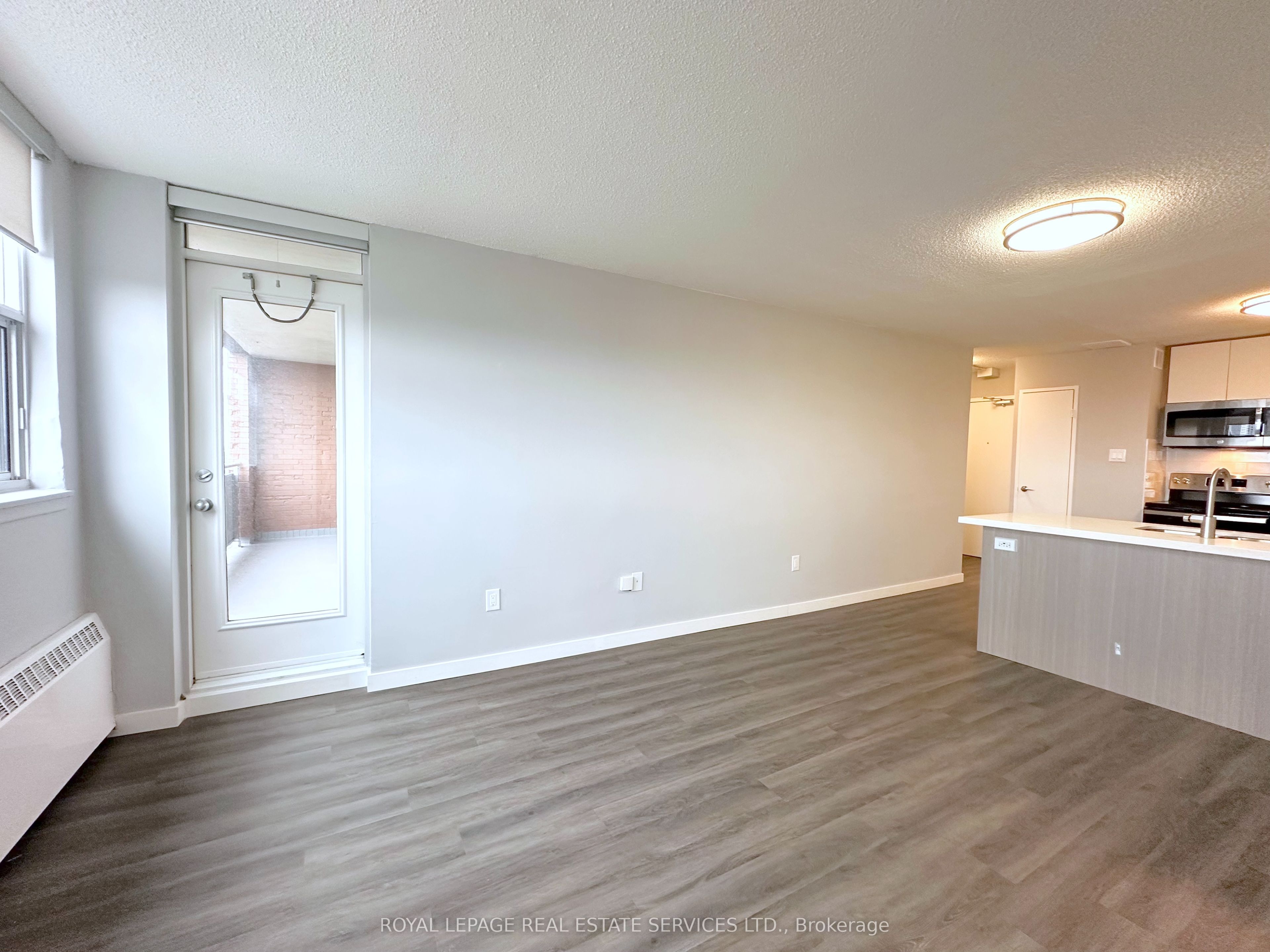 2575 Danforth Avenue 2312 Property Photo 5