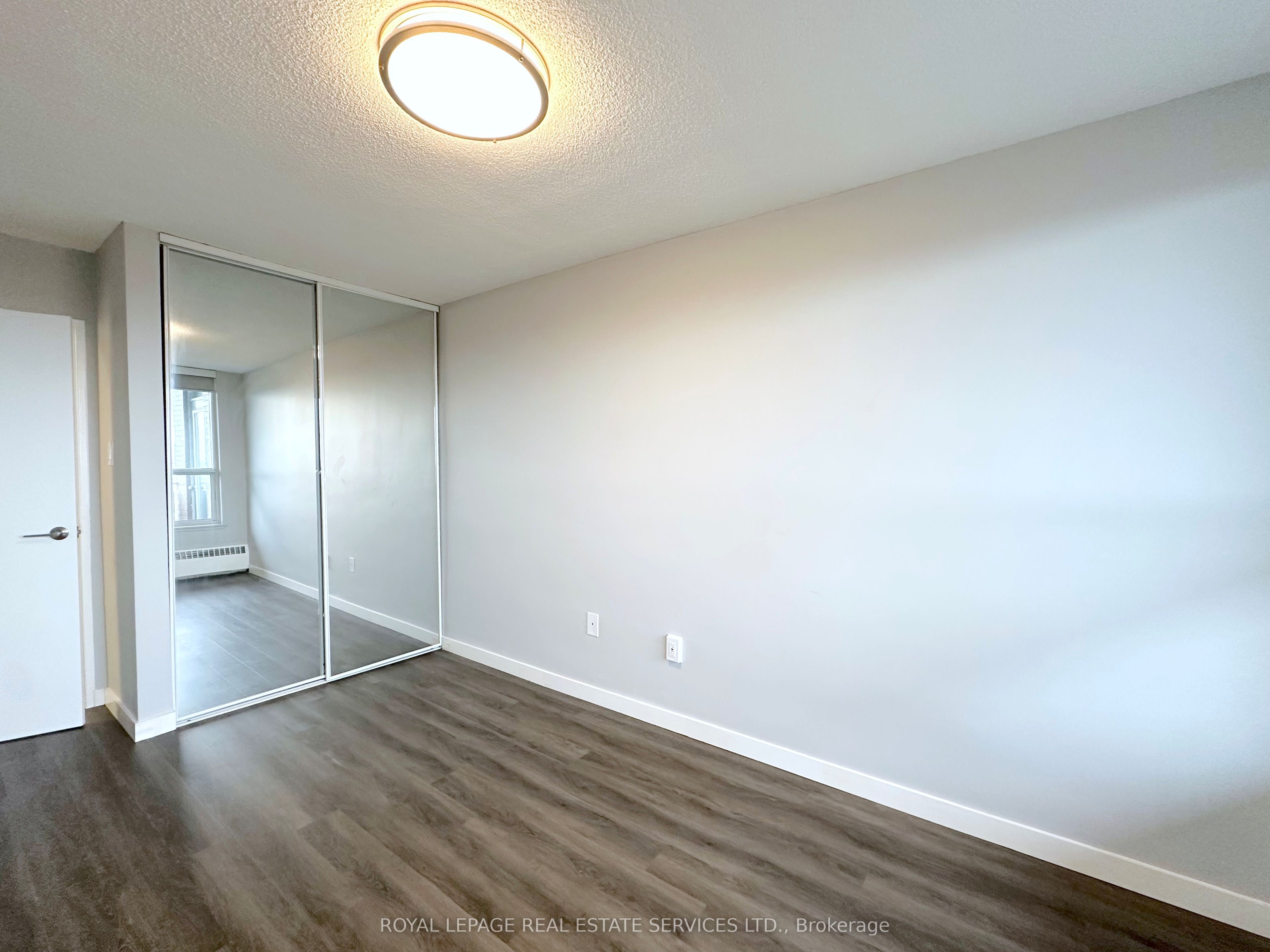 2575 Danforth Avenue 2312 Property Photo 8