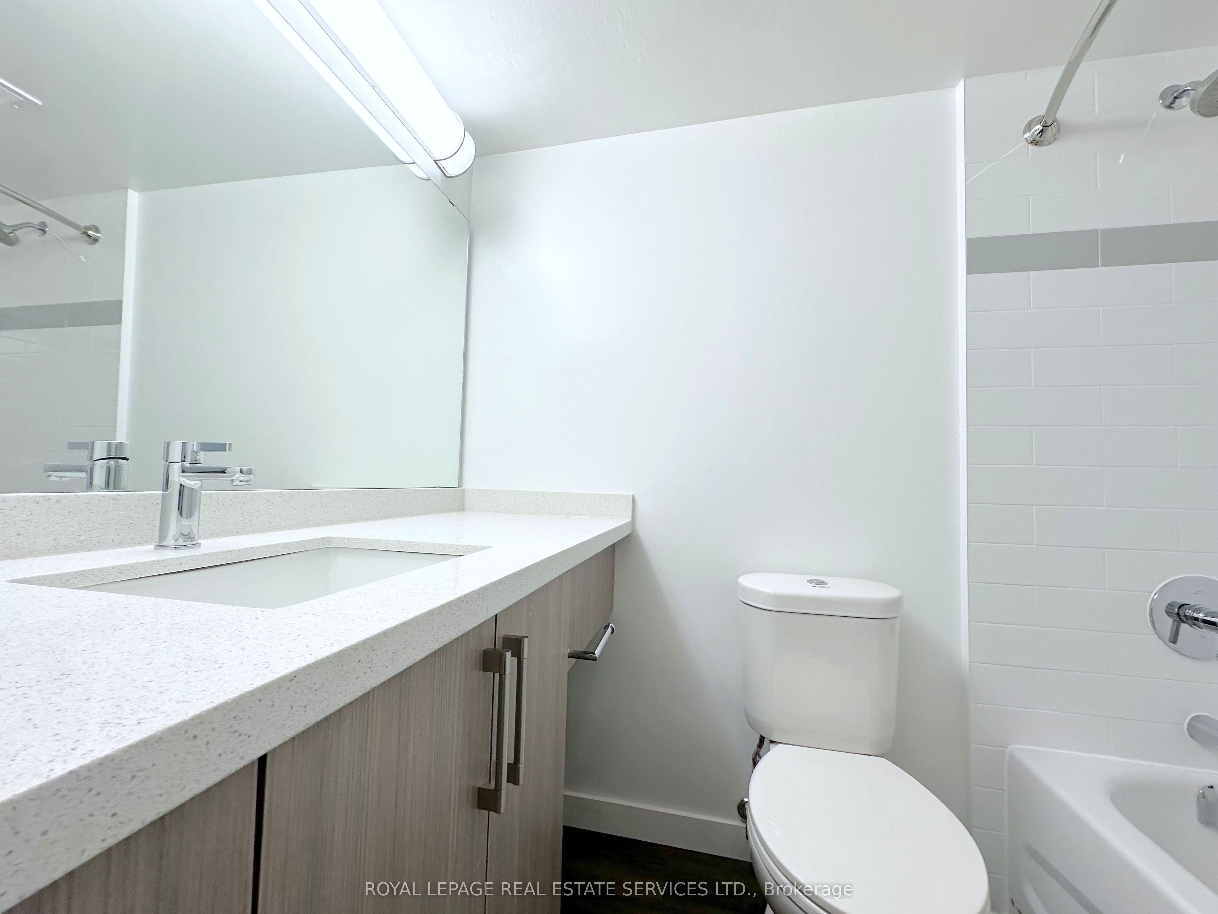 2575 Danforth Avenue 2312 Property Photo 11