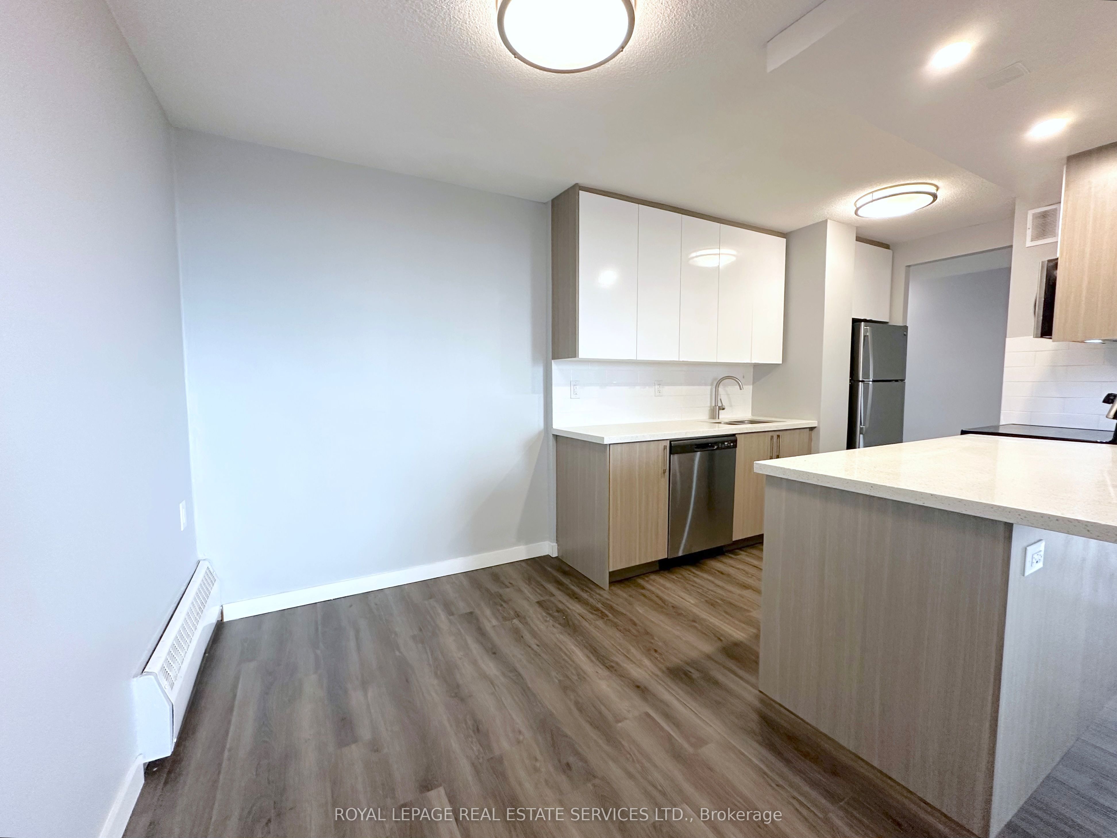 265 Main Street 2301 Property Photo 4