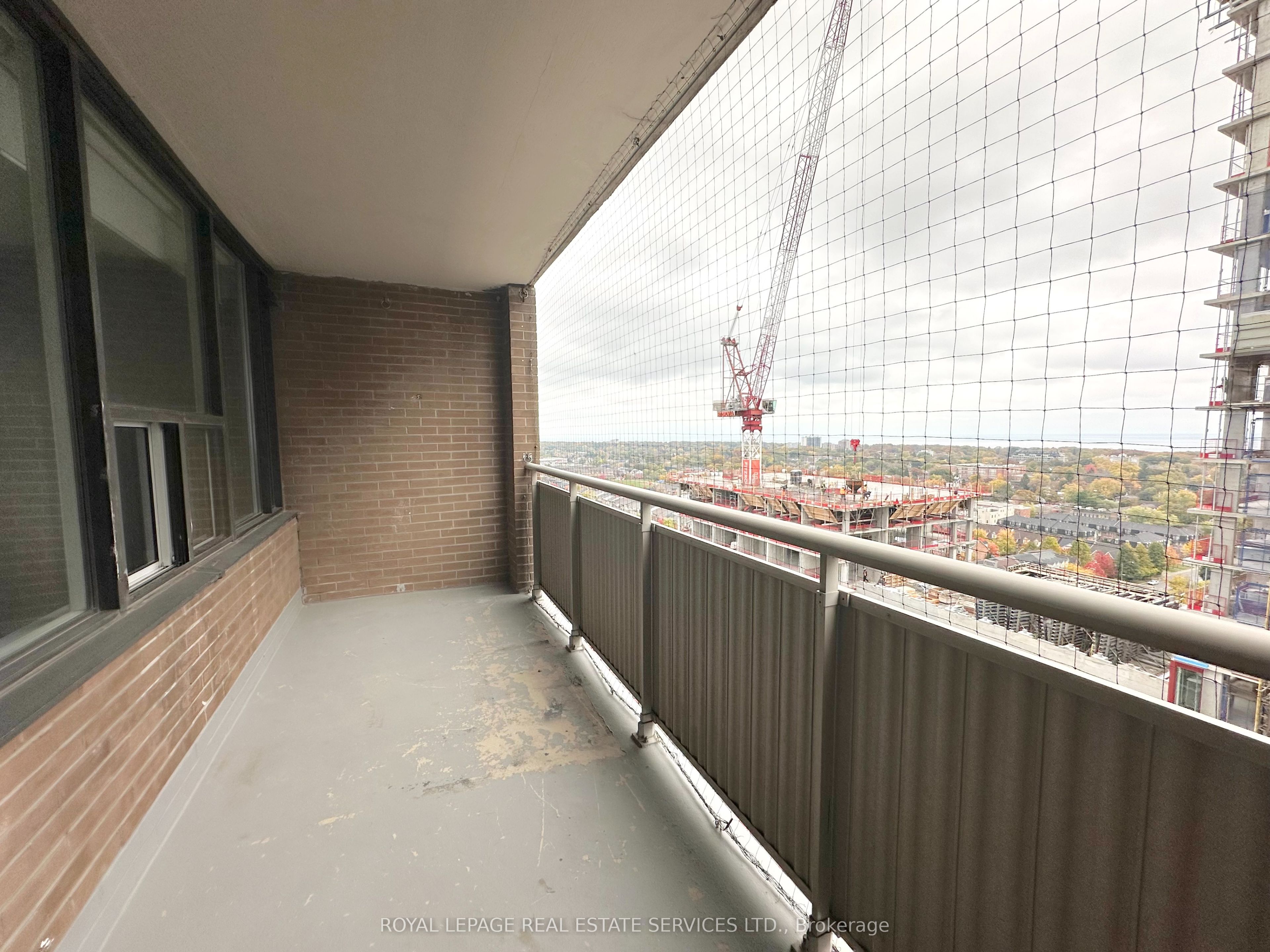 265 Main Street 2301 Property Photo 14