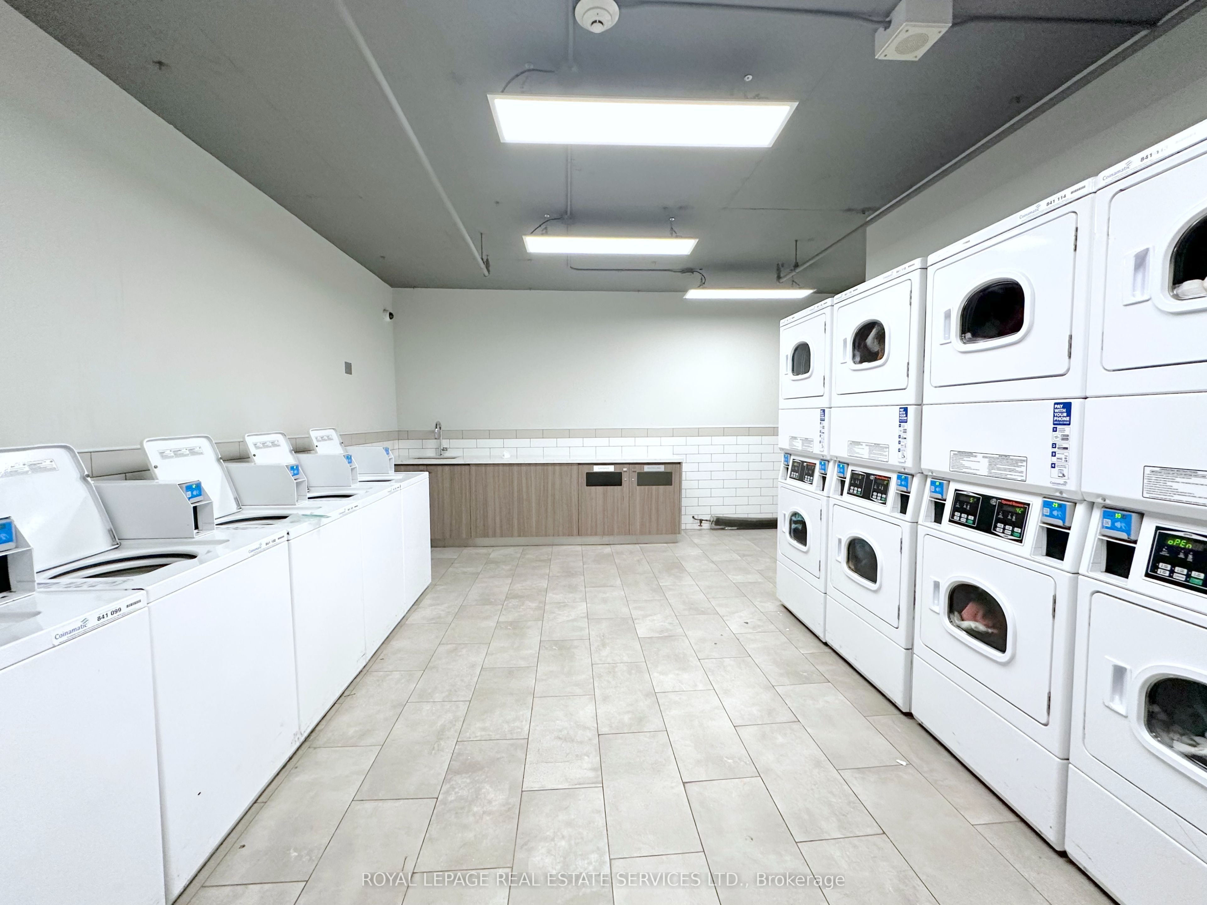 265 Main Street 2301 Property Photo 15