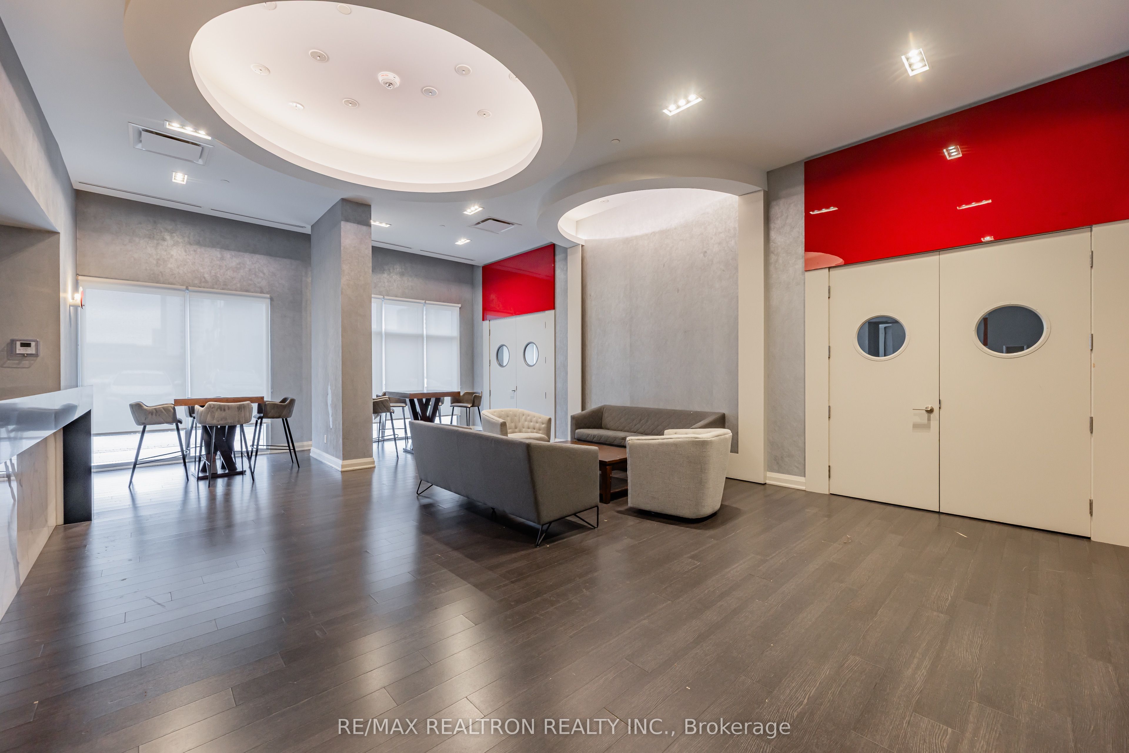 30 Meadowglen Place N 1403 Property Photo 29