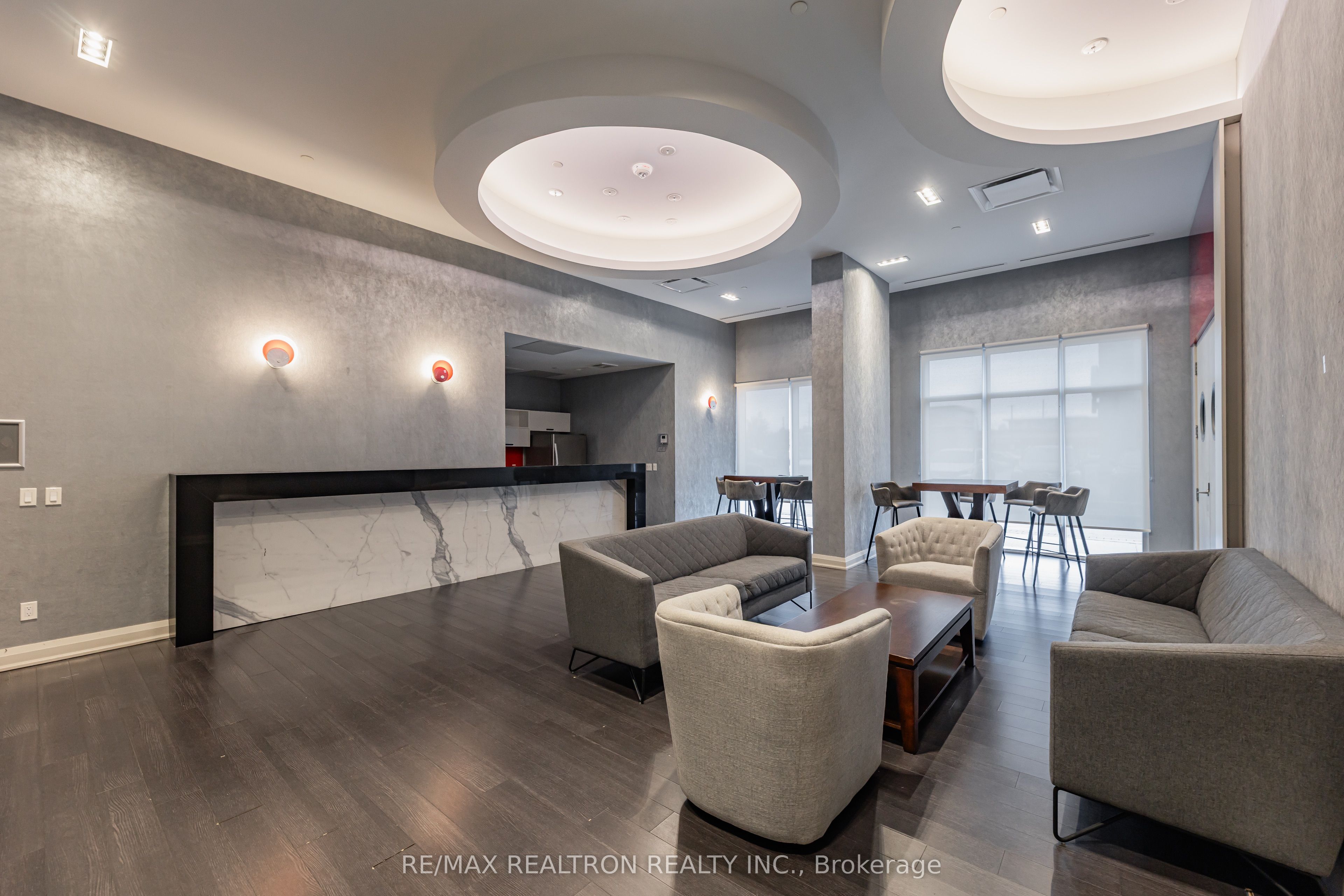 30 Meadowglen Place N 1403 Property Photo 30