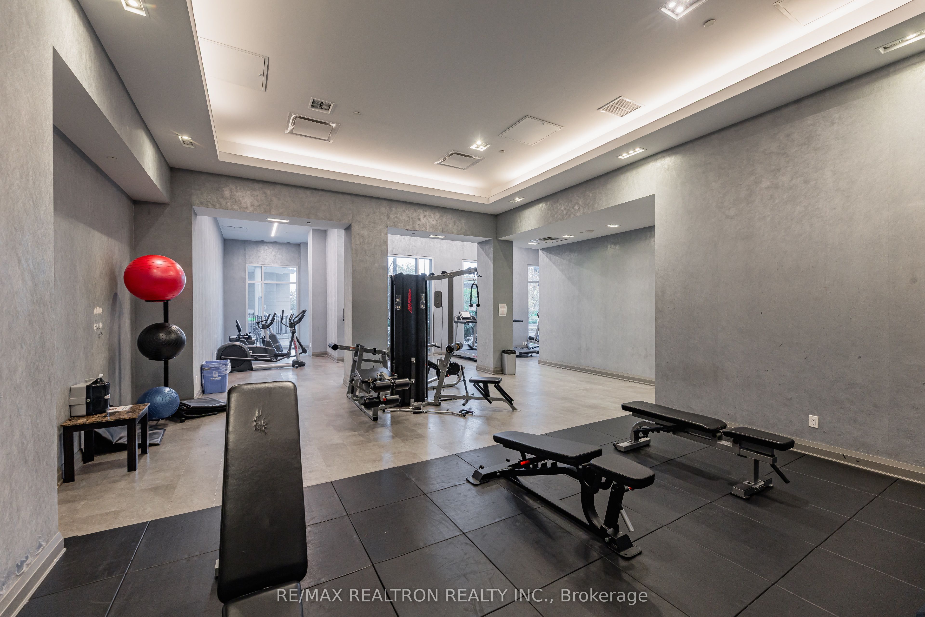 30 Meadowglen Place N 1403 Property Photo 33