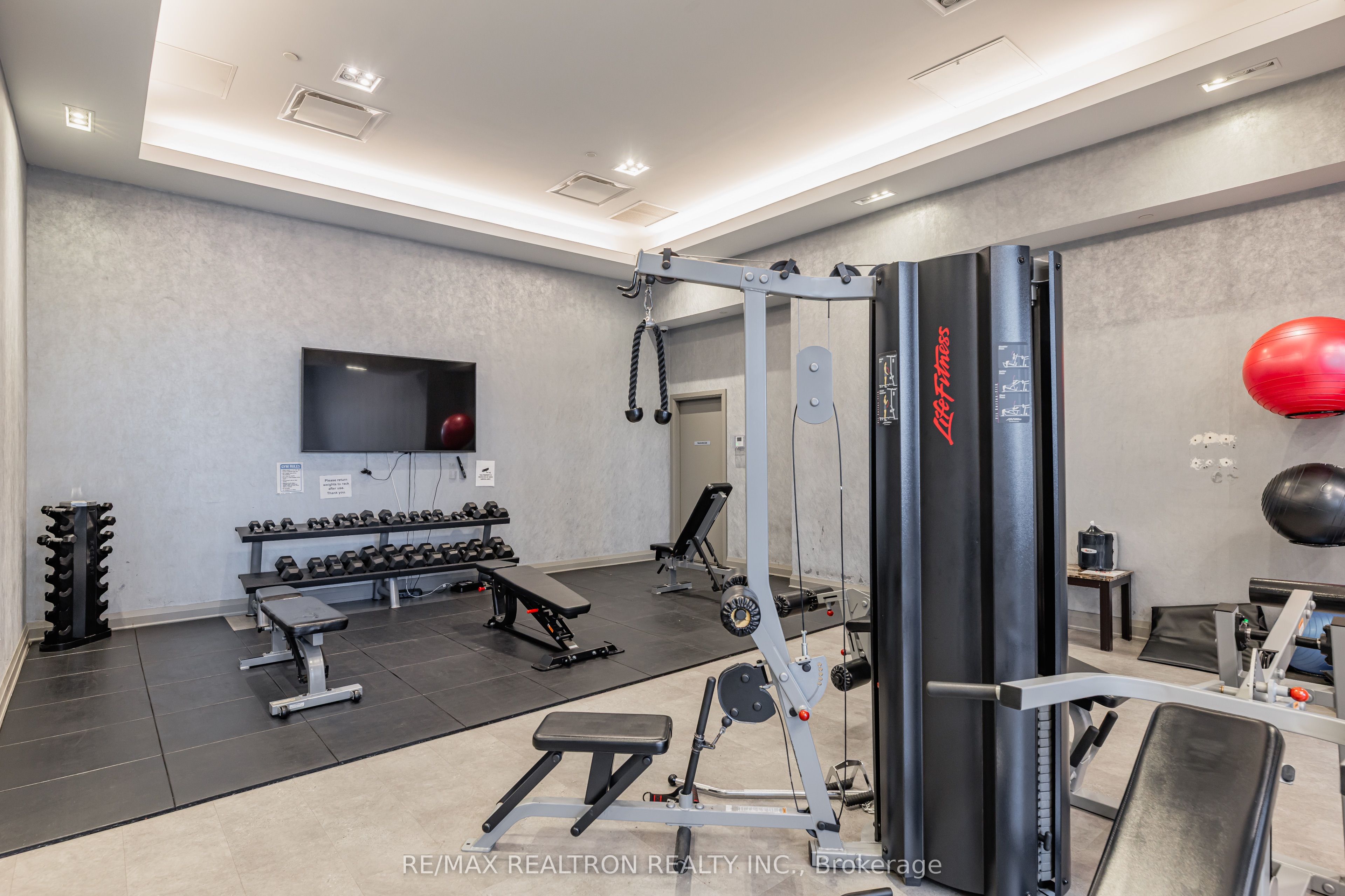 30 Meadowglen Place N 1403 Property Photo 35