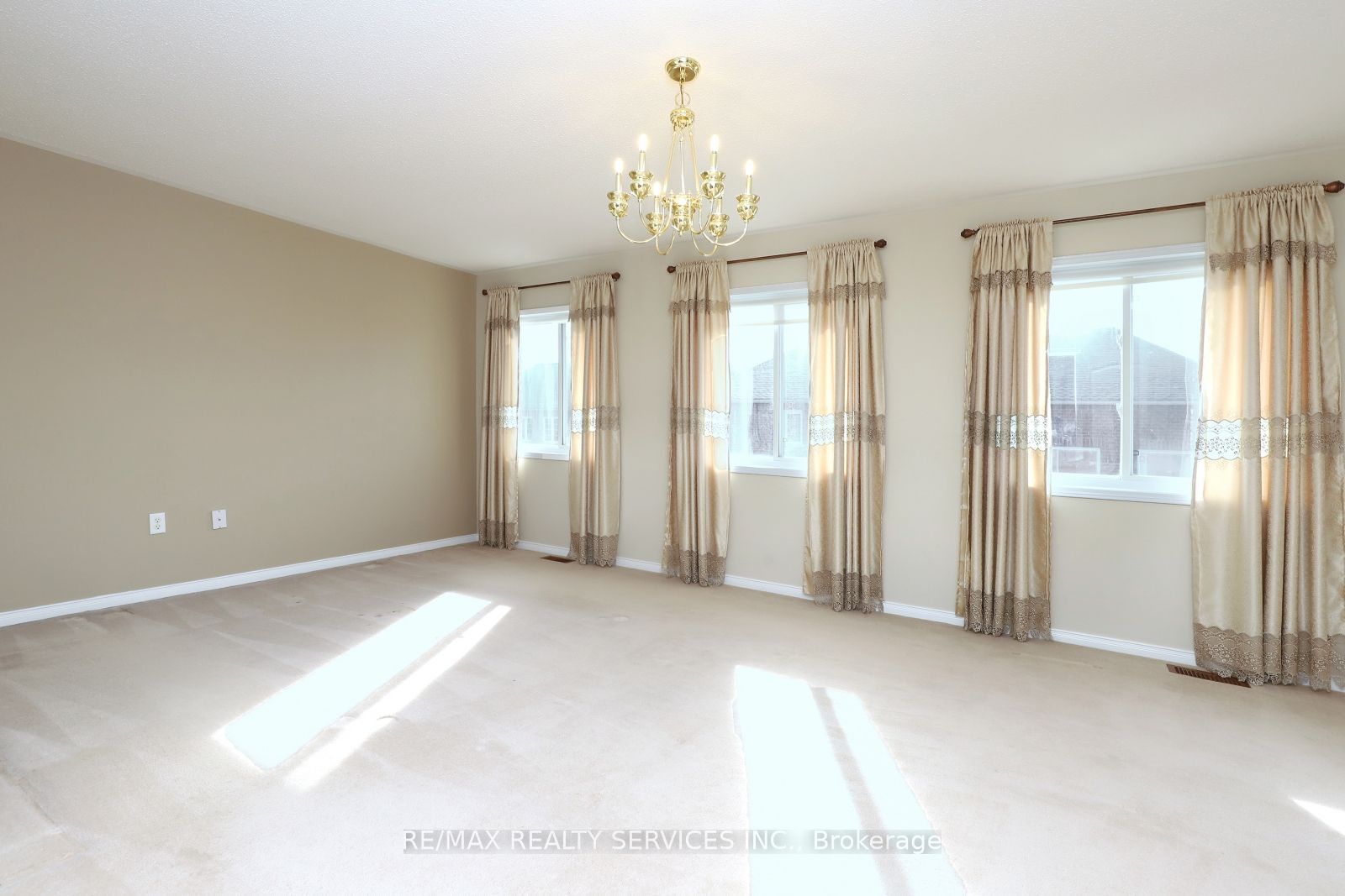 17 Ballantyne Dr Property Photo 18