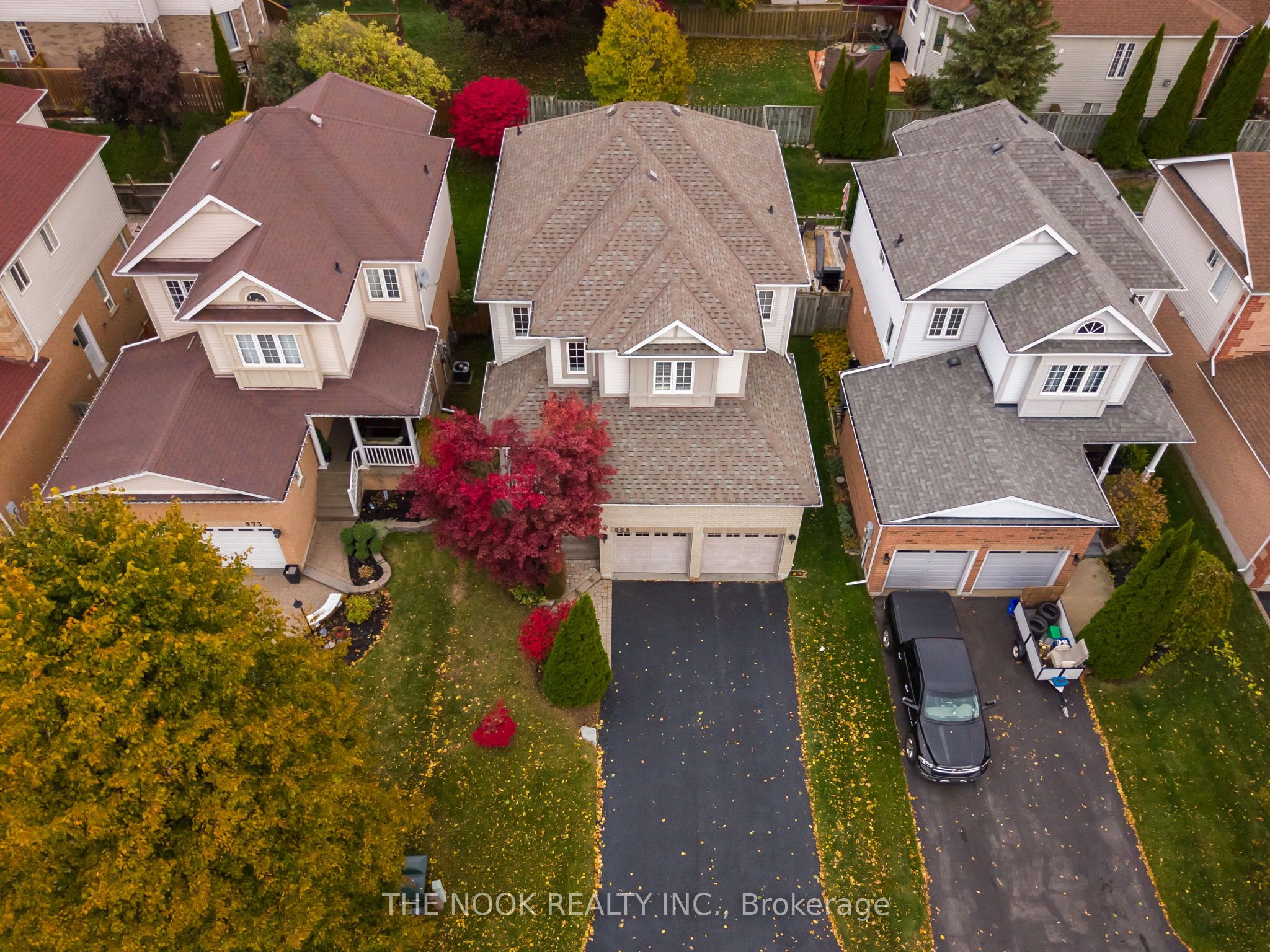 969 Ridgemount Blvd Property Photo 4