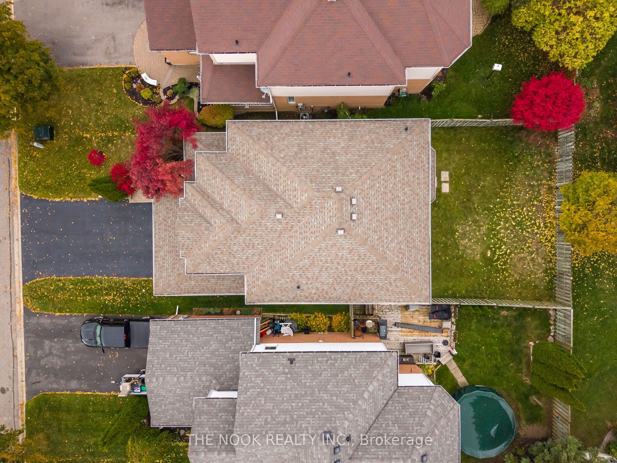 969 Ridgemount Blvd Property Photo 6