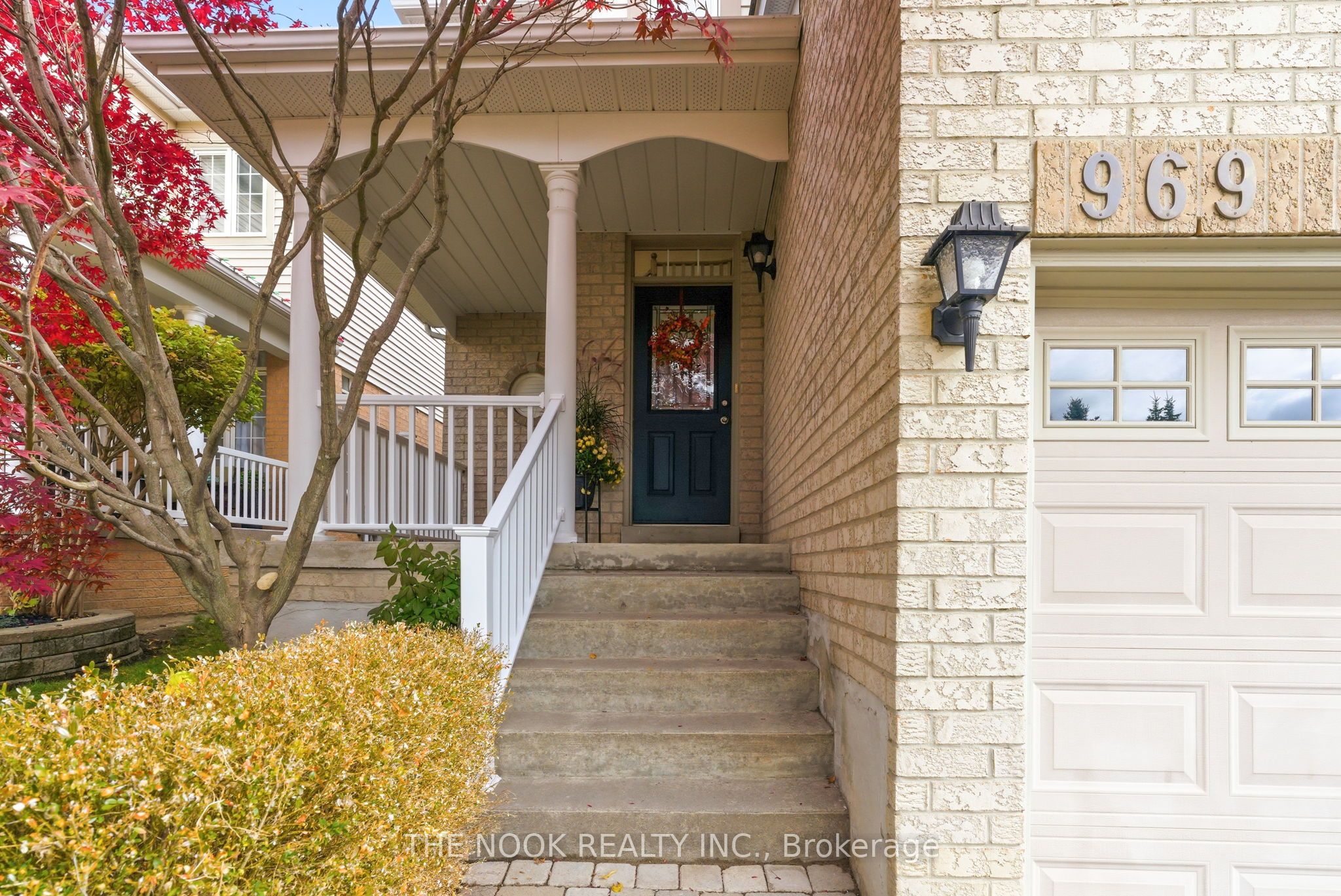 969 Ridgemount Blvd Property Photo 8