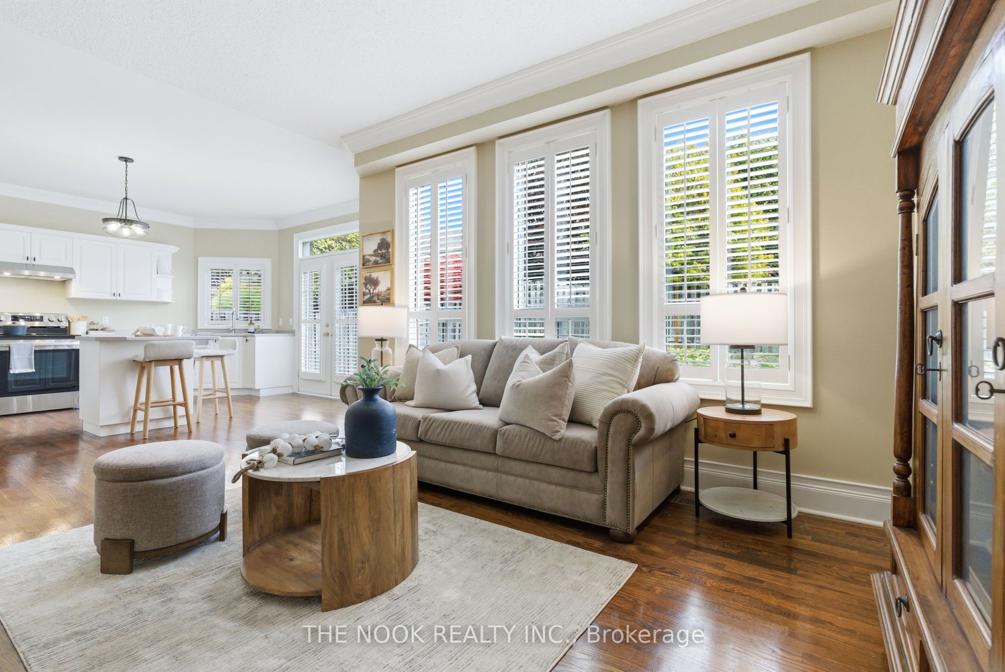 969 Ridgemount Blvd Property Photo 17