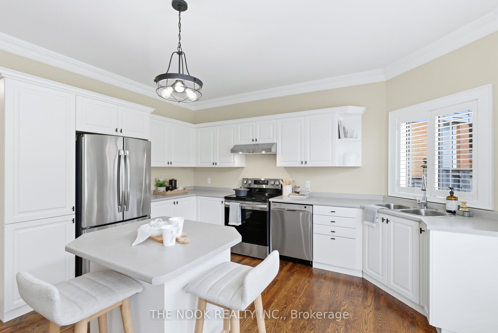 969 Ridgemount Blvd Property Photo 20