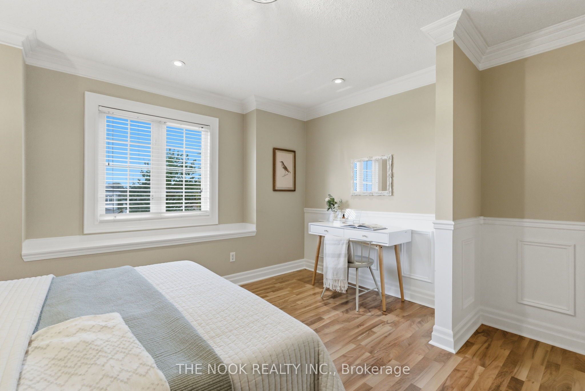 969 Ridgemount Blvd Property Photo 37