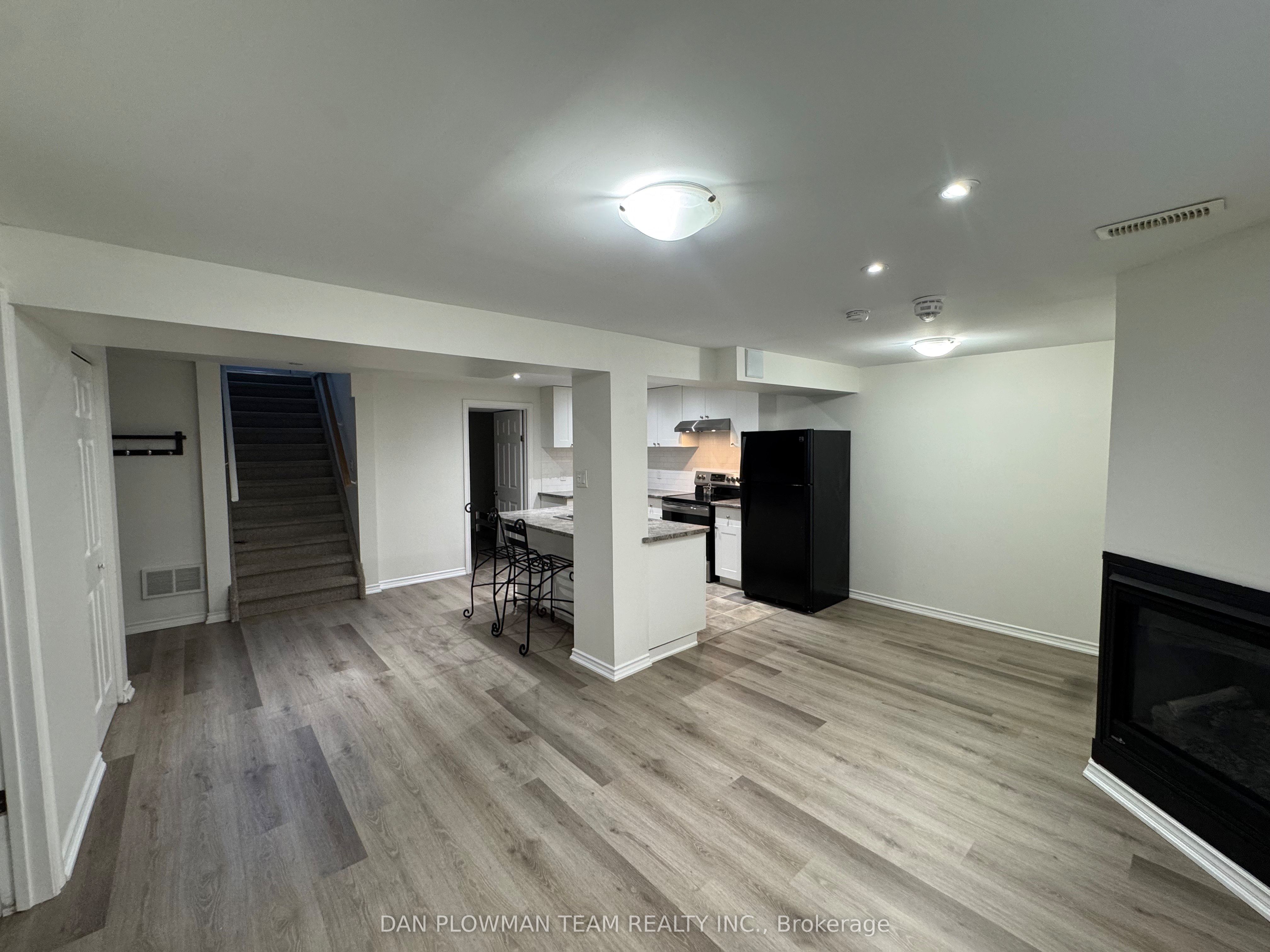 37 Wood Drive Property Photo 4