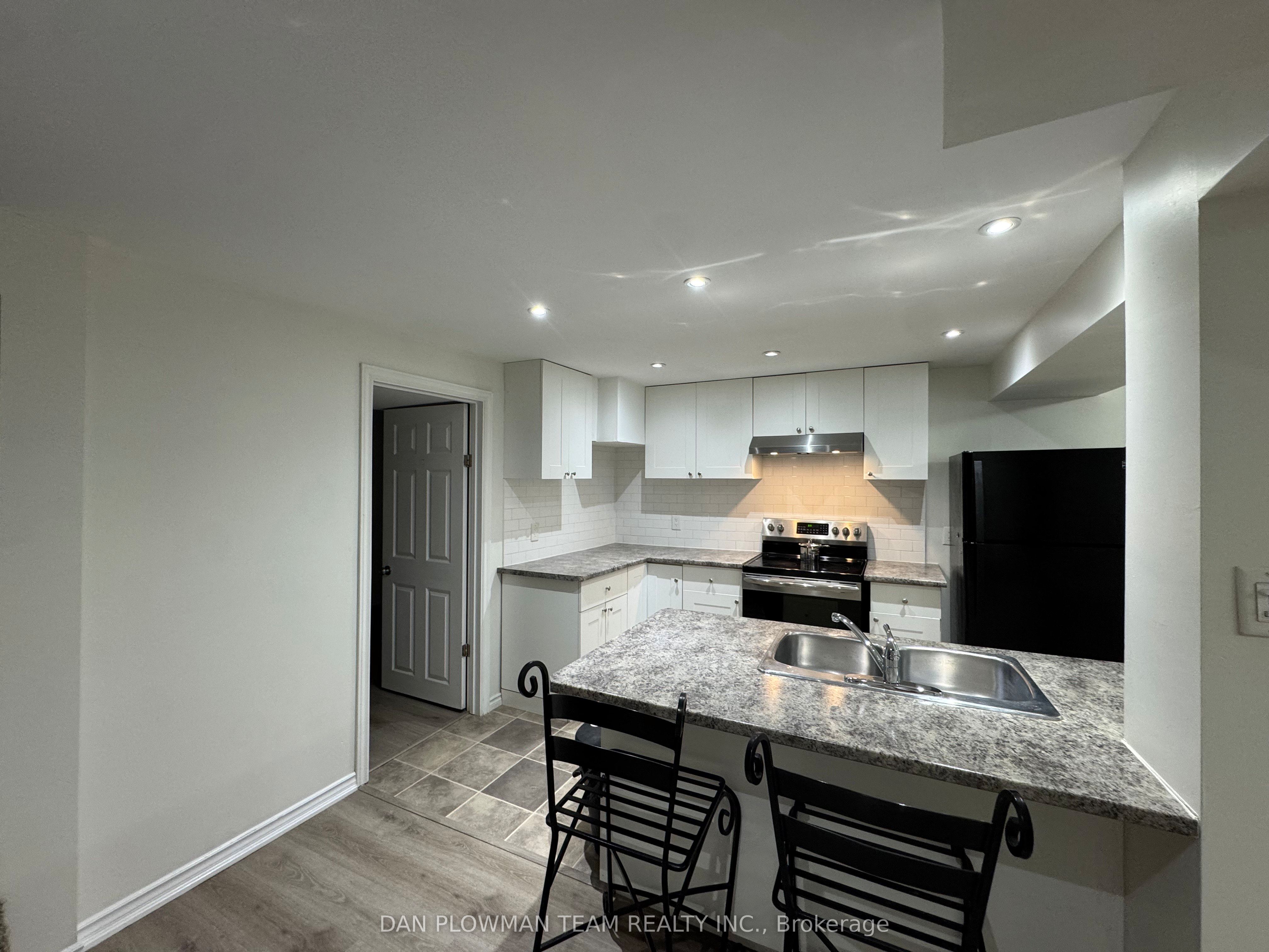 37 Wood Drive Property Photo 6