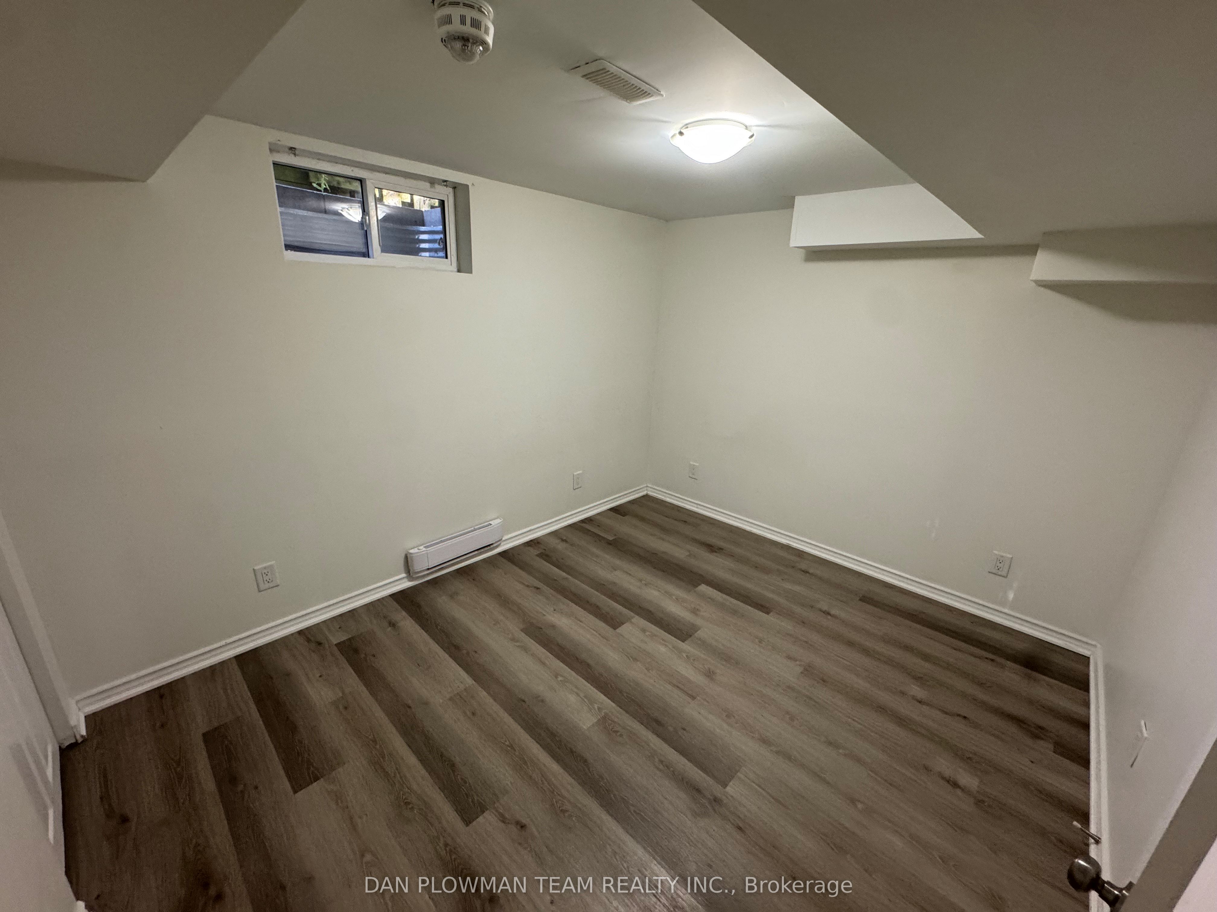 37 Wood Drive Property Photo 8