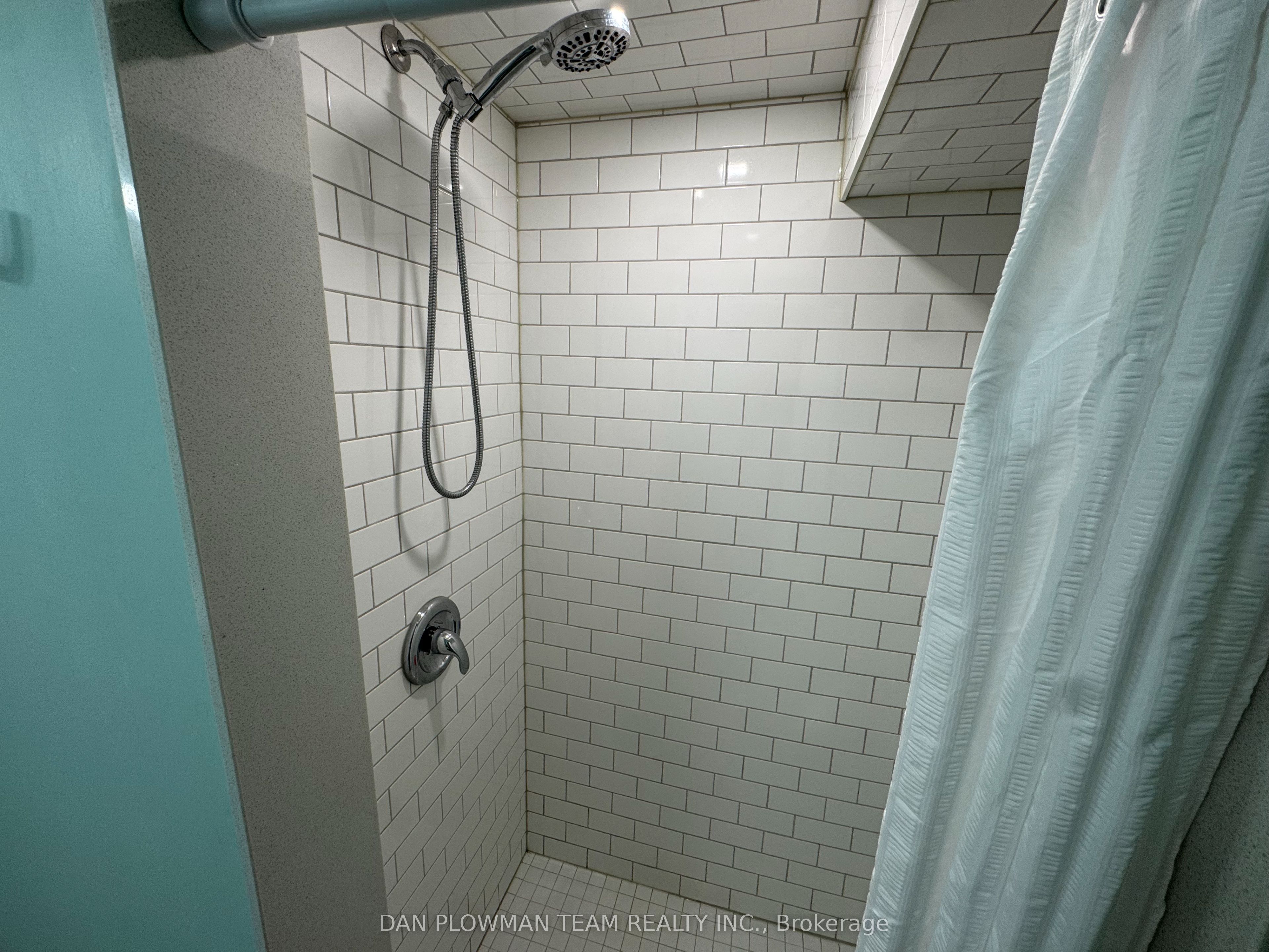 37 Wood Drive Property Photo 9