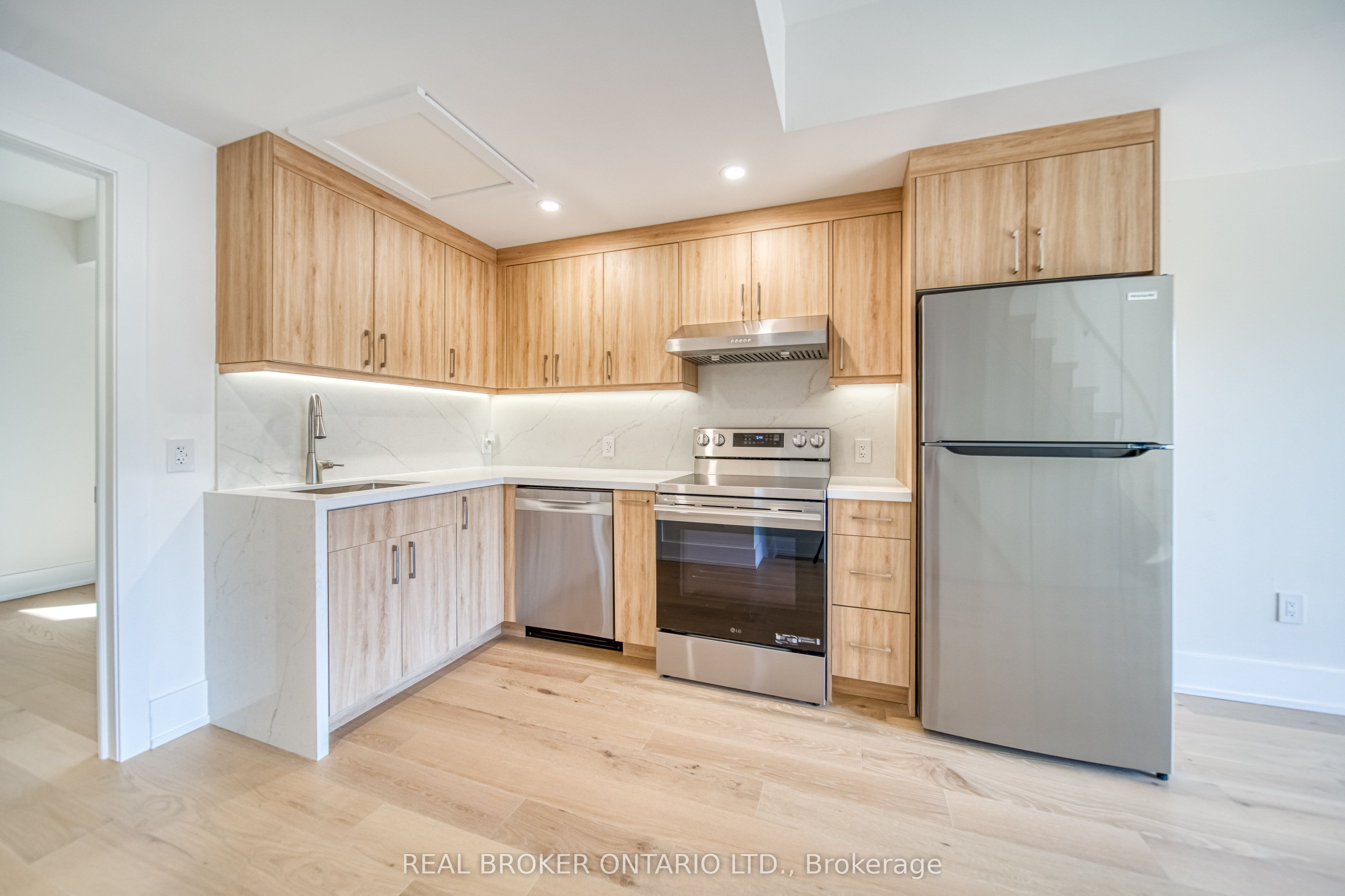 72 Jones Avenue Unit R Property Photo 5