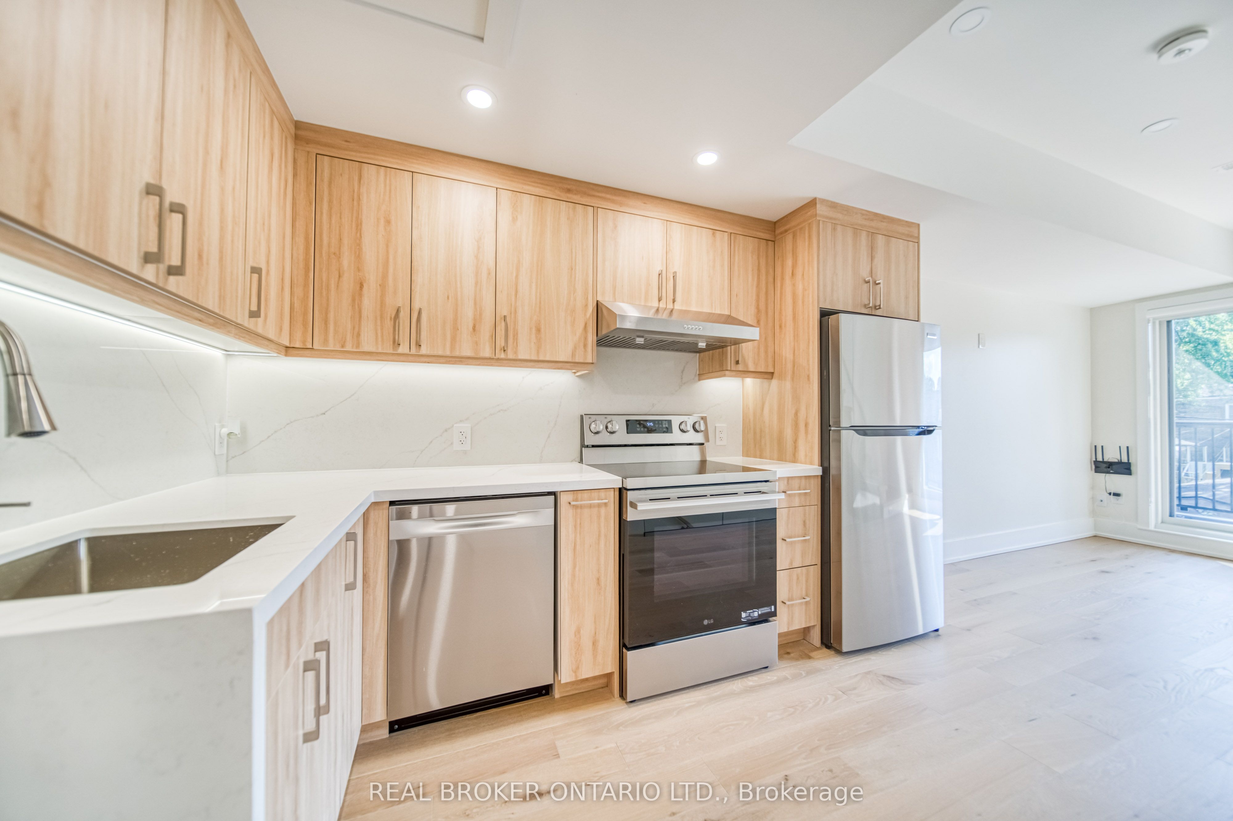 72 Jones Avenue Unit R Property Photo 7