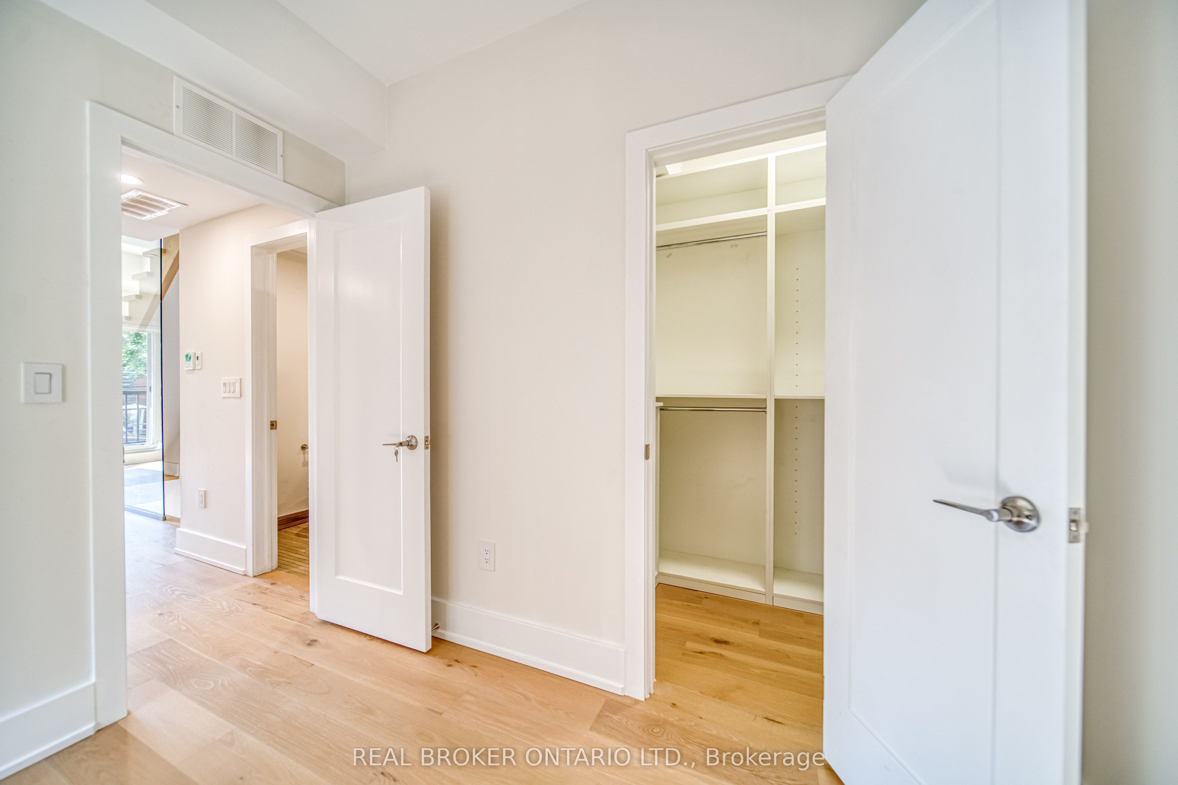 72 Jones Avenue Unit R Property Photo 9