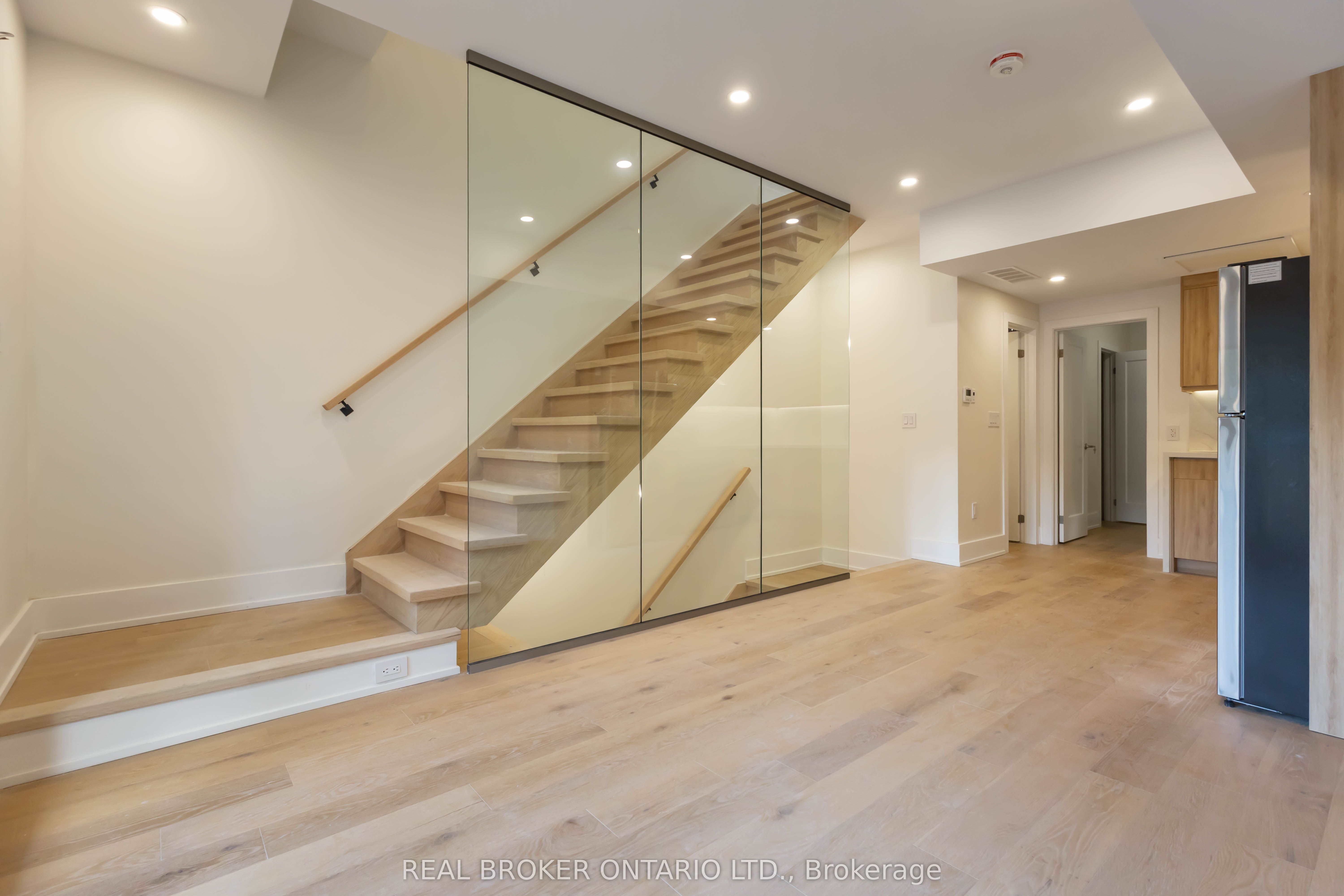 72 Jones Avenue Unit R Property Photo 11