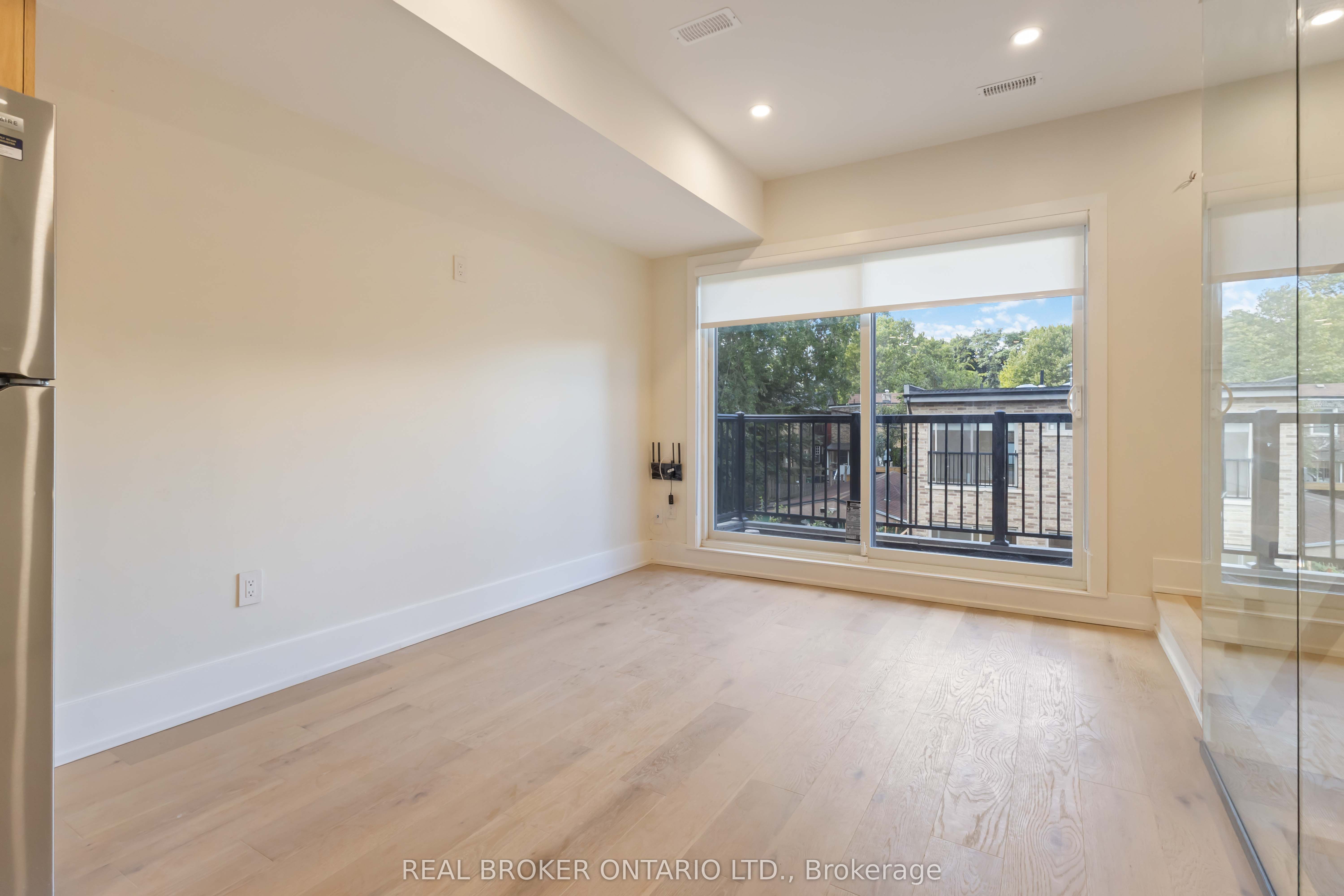 72 Jones Avenue Unit R Property Photo 12