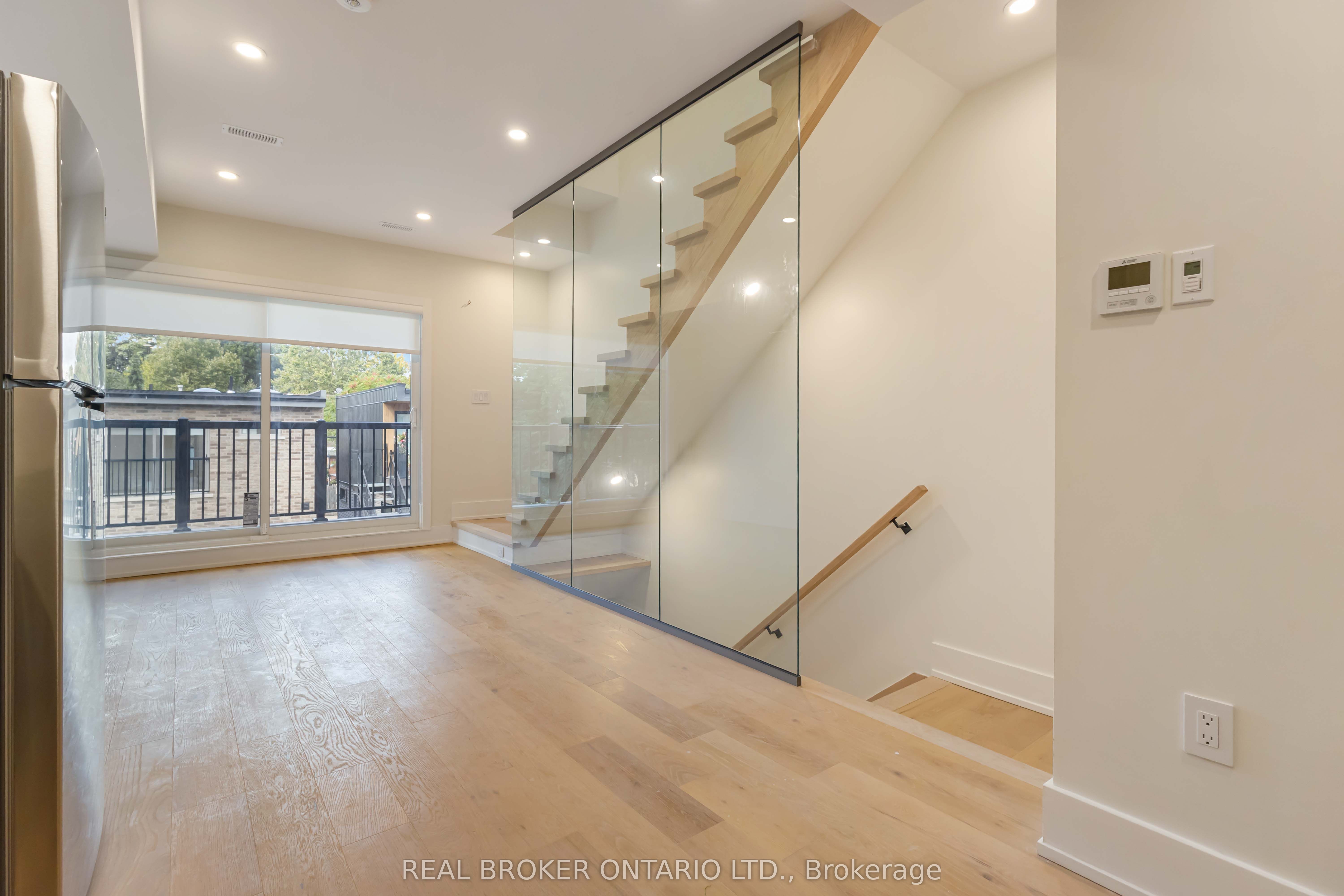 72 Jones Avenue Unit R Property Photo 14