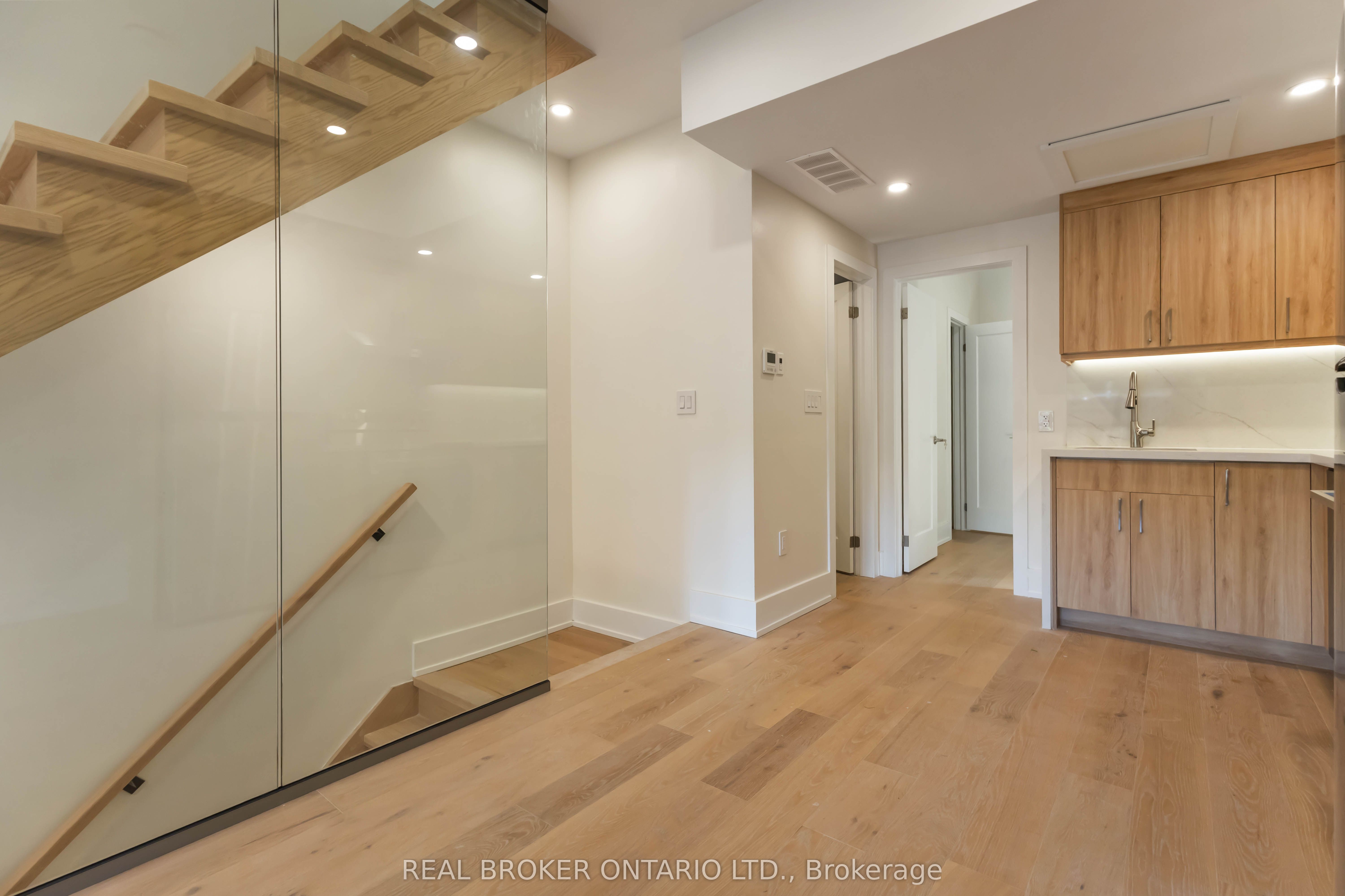 72 Jones Avenue Unit R Property Photo 19