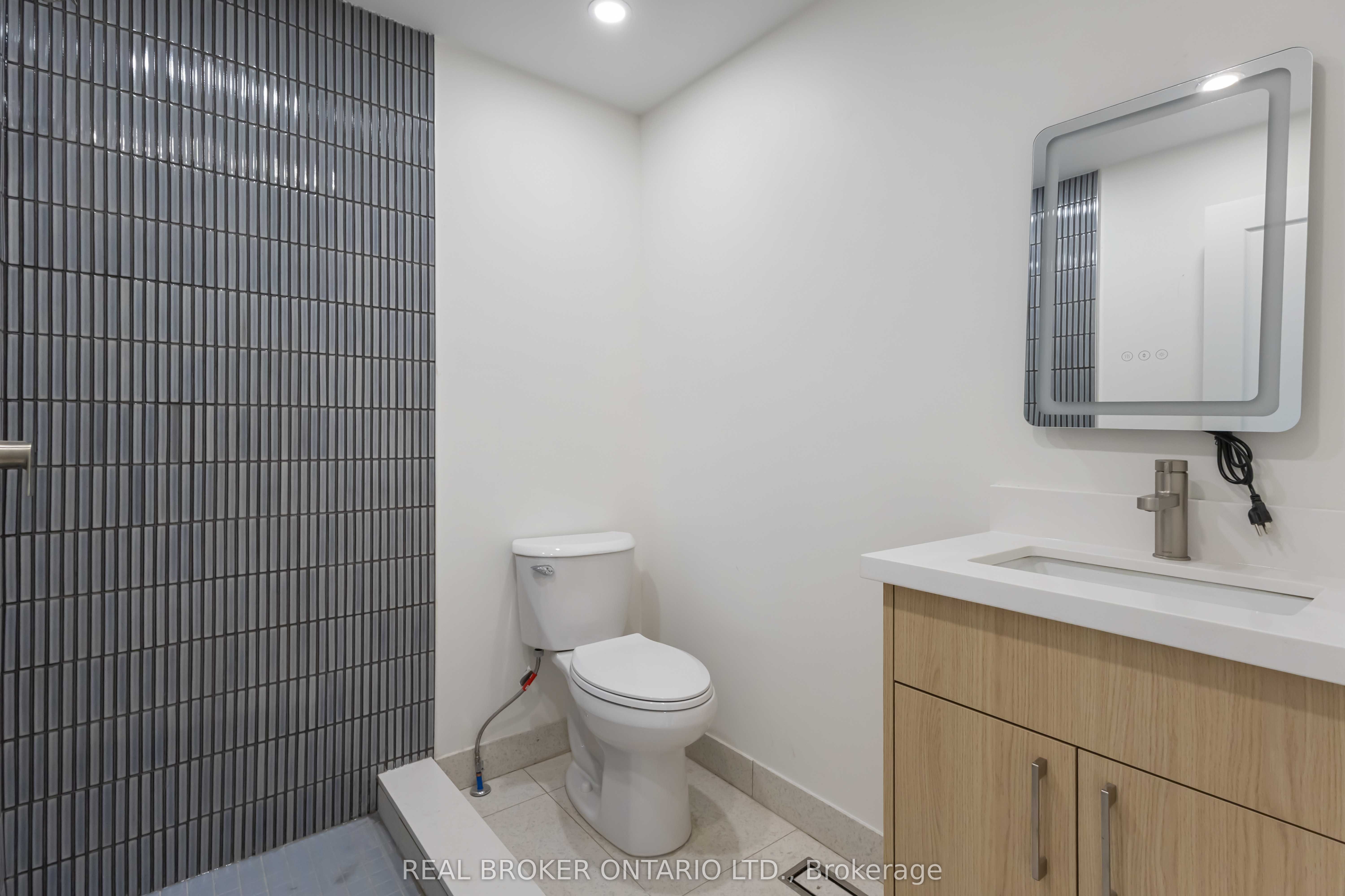 72 Jones Avenue Unit R Property Photo 24