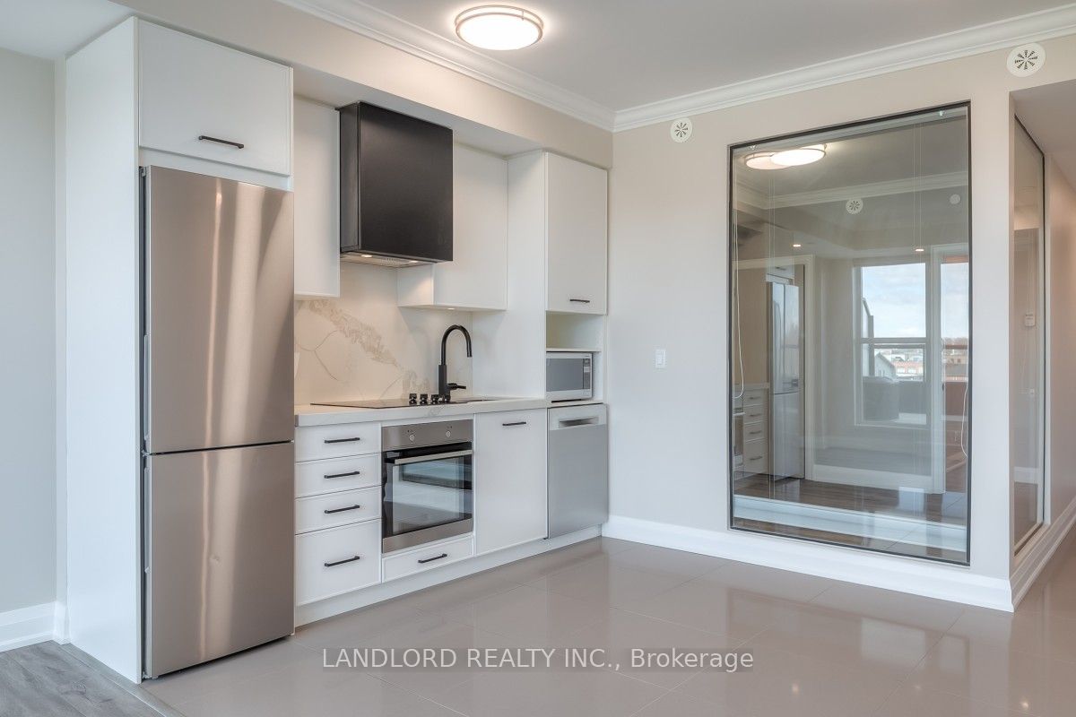 899 Queen Street E 502 Property Photo 7